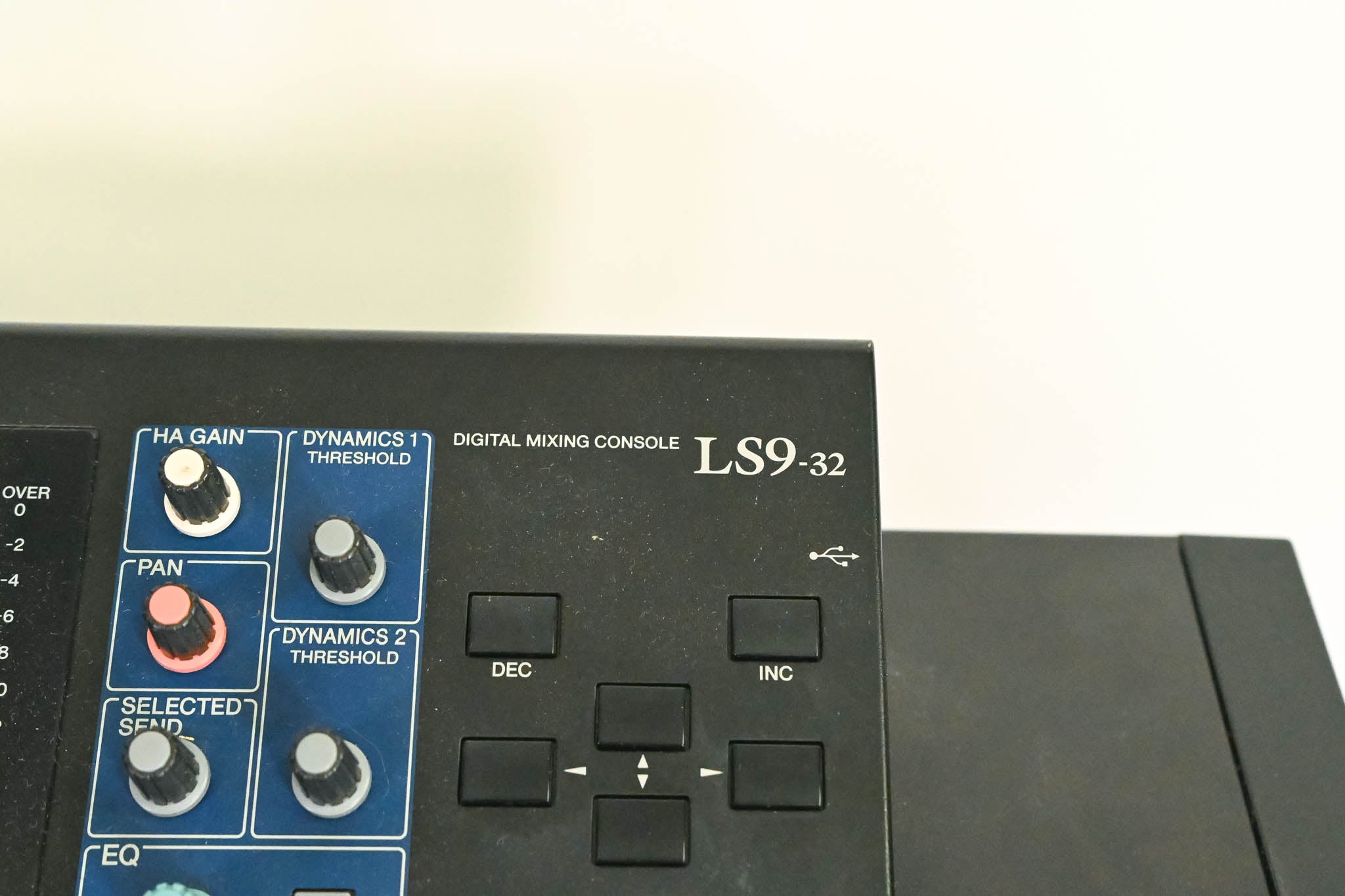 Yamaha LS9-32 32-Input Digital Mixing Console