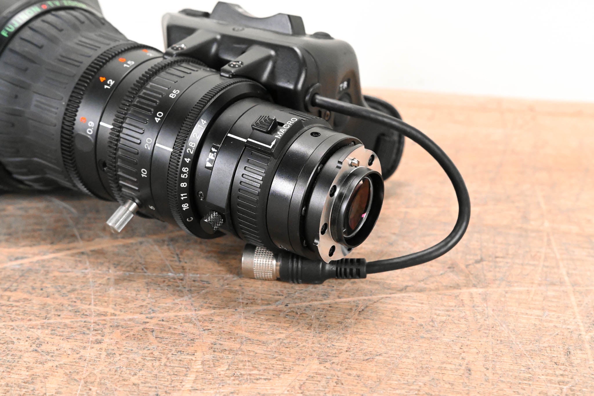 Fujinon Th17x5BRMU Broadcast Zoom Lens - 1:1.4/5-85mm