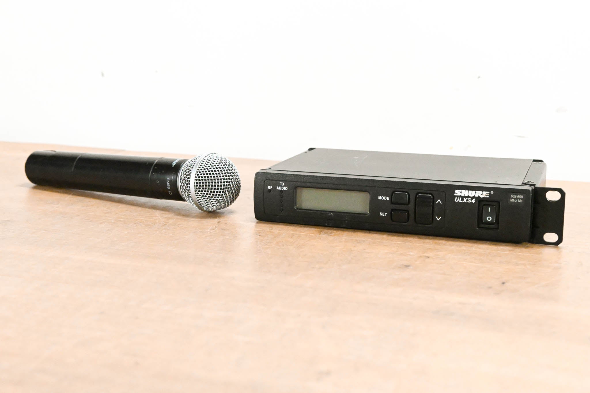 Shure ULXS24/58 Handheld Wireless System - 662-698 MHz (NO POWER SUPPLY)