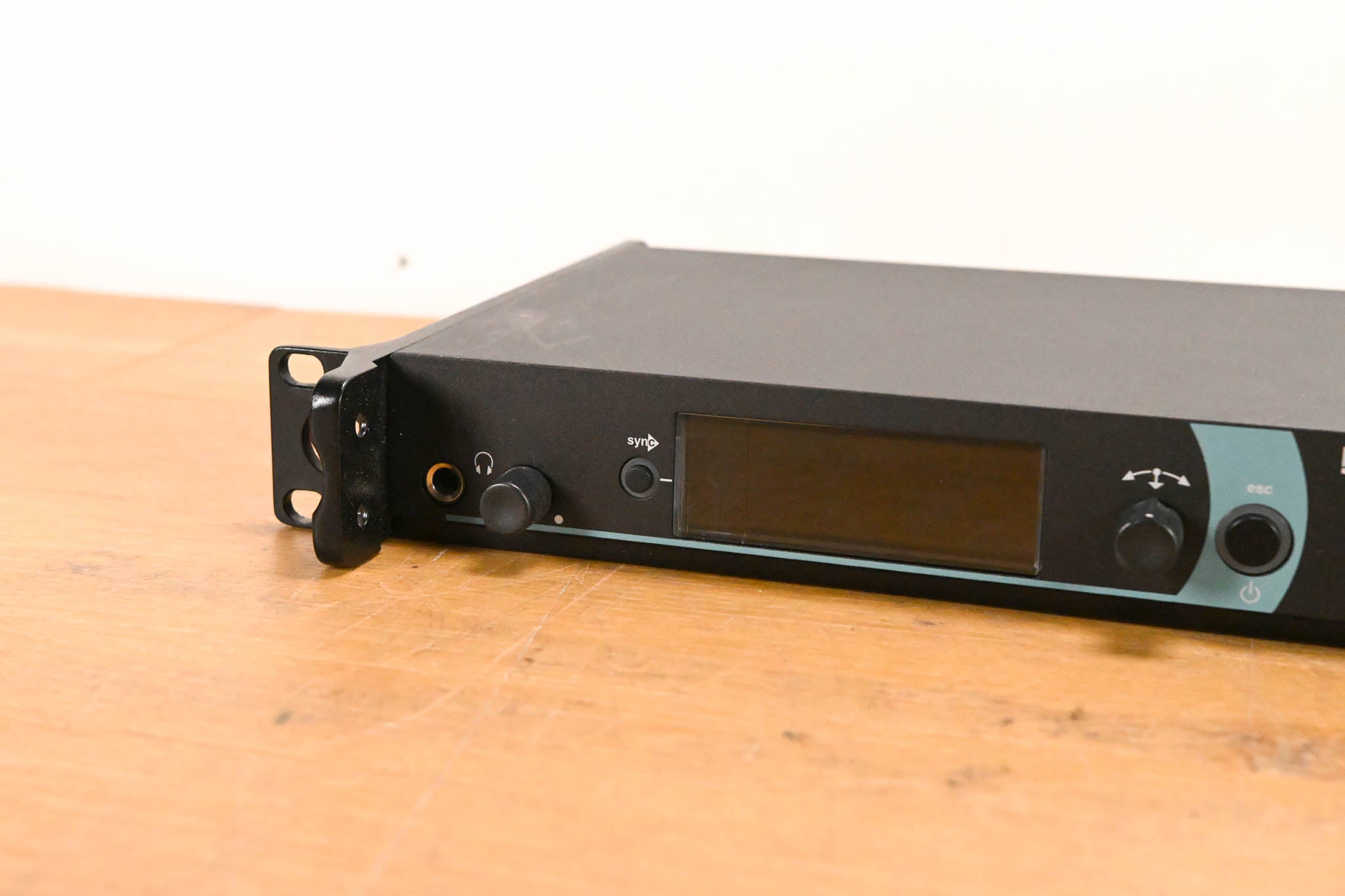 Sennheiser SR 2050XP IEM Stereo Wireless Transmitter - Aw: 516-558 MHz