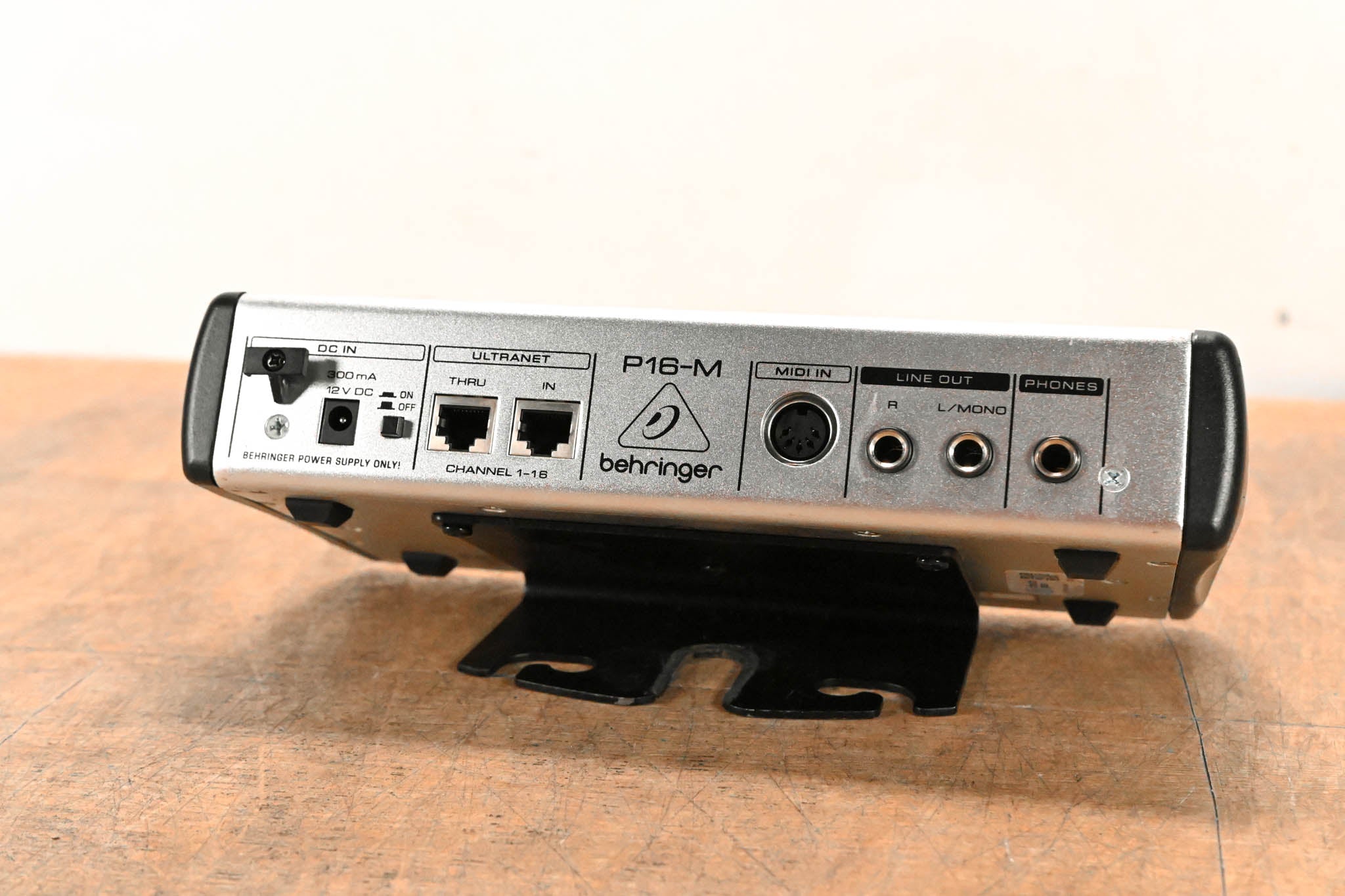 Behringer Powerplay P16-M 16-Channel Digital Personal Mixer