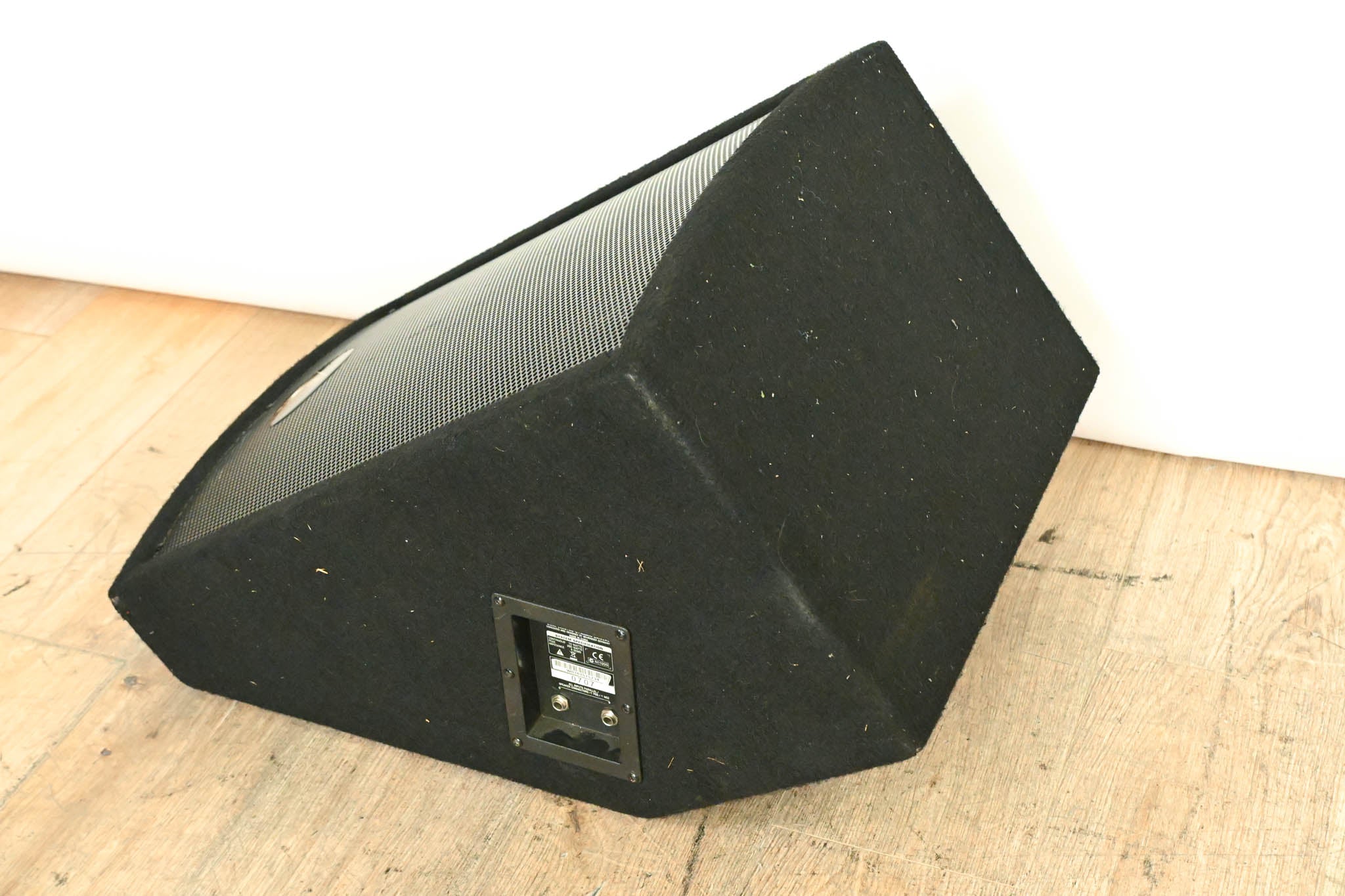 Behringer EUROLIVE S1220F 280W Floor Monitor with 12" Woofer