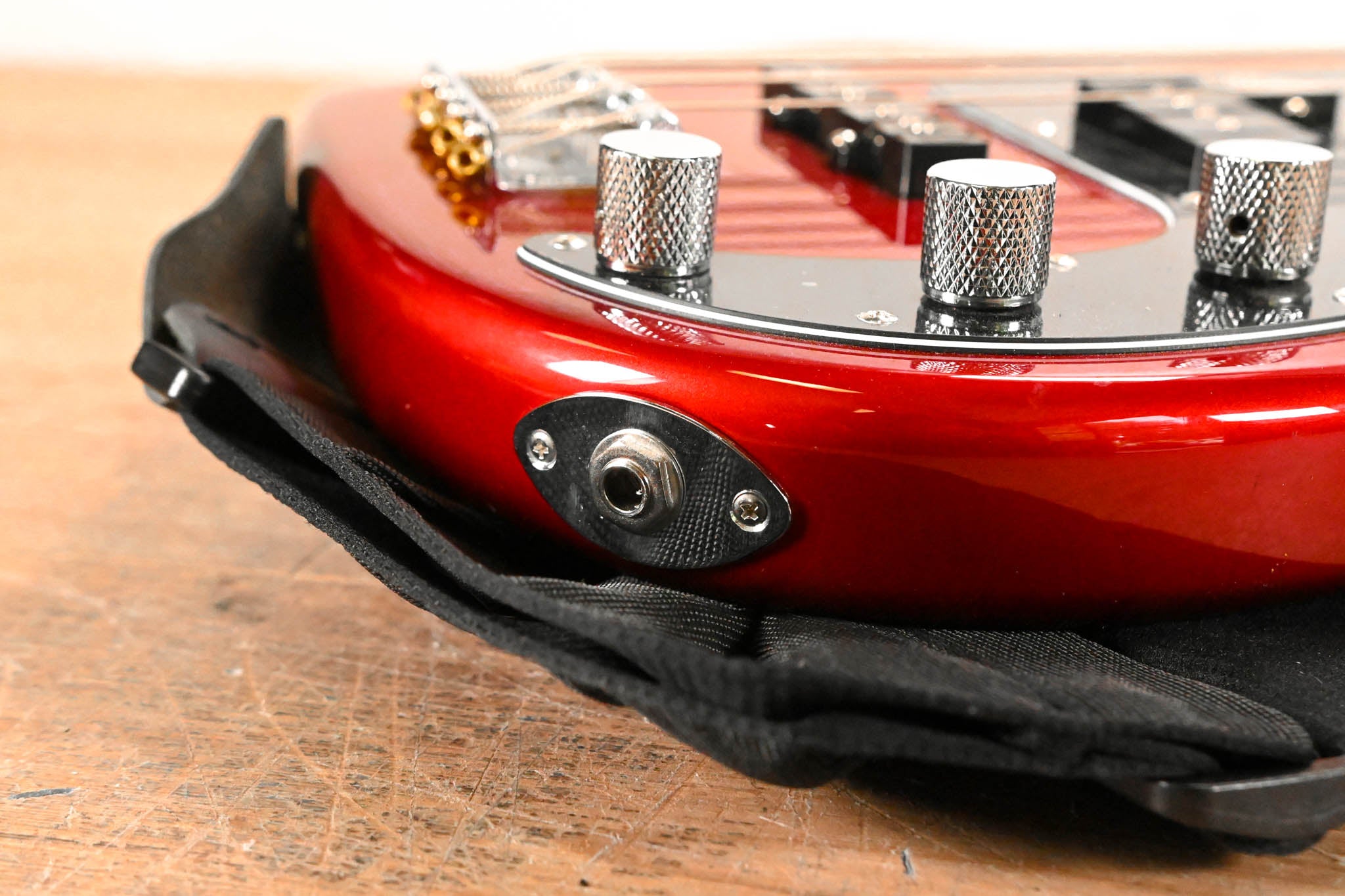Squier Affinity Series Precision Bass PJ Metallic Red