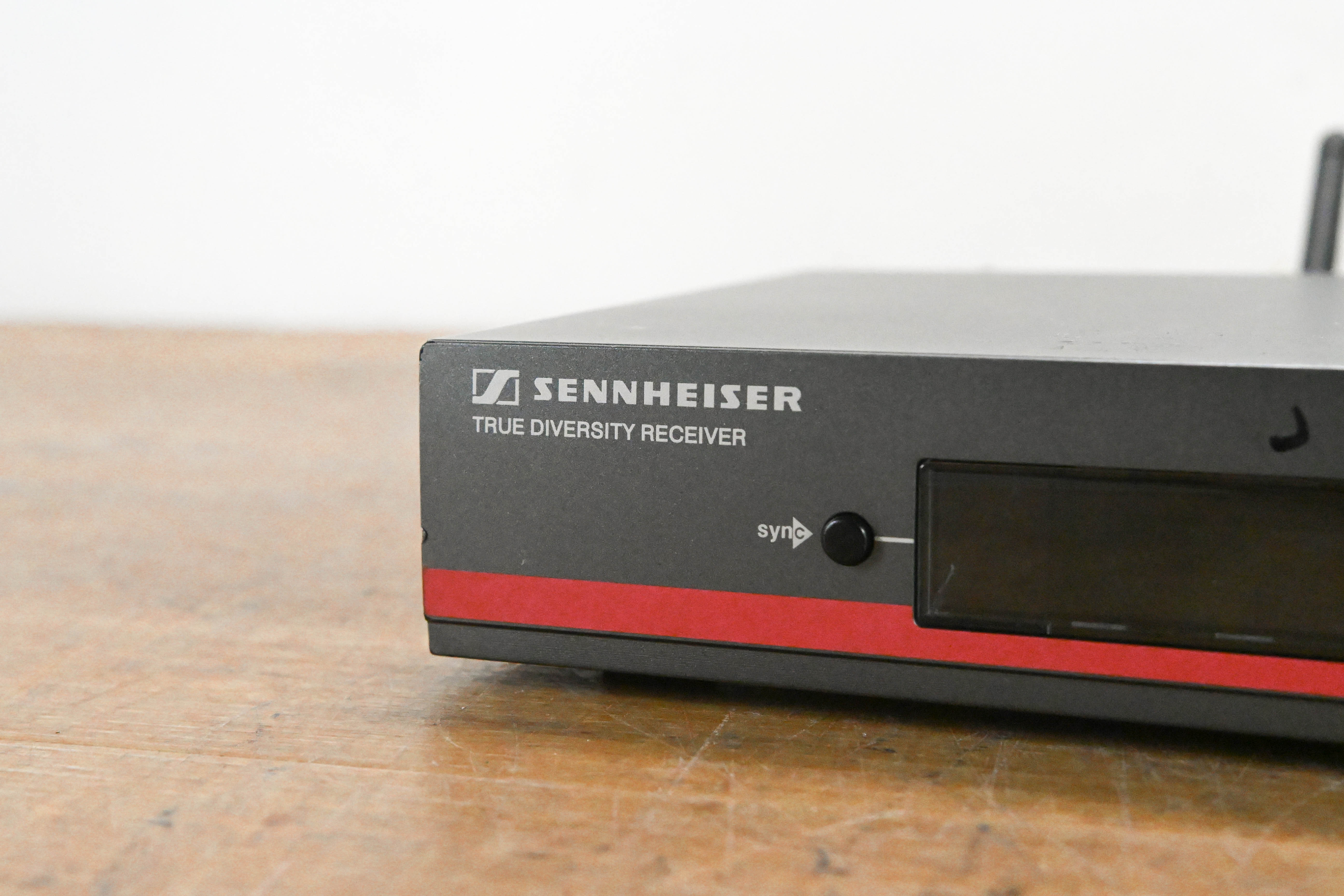Sennheiser EM 100 G3 Wireless Receiver - A1 Range: 470-516 MHz