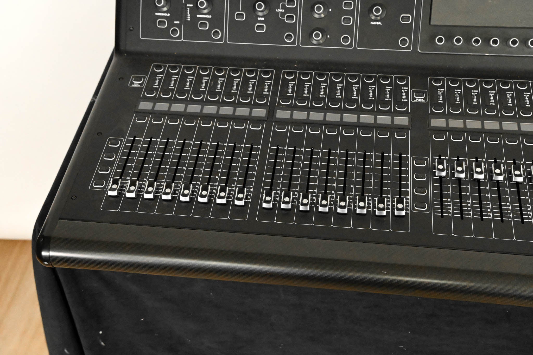 Midas M32 40-Channel Digital Audio Mixing Console