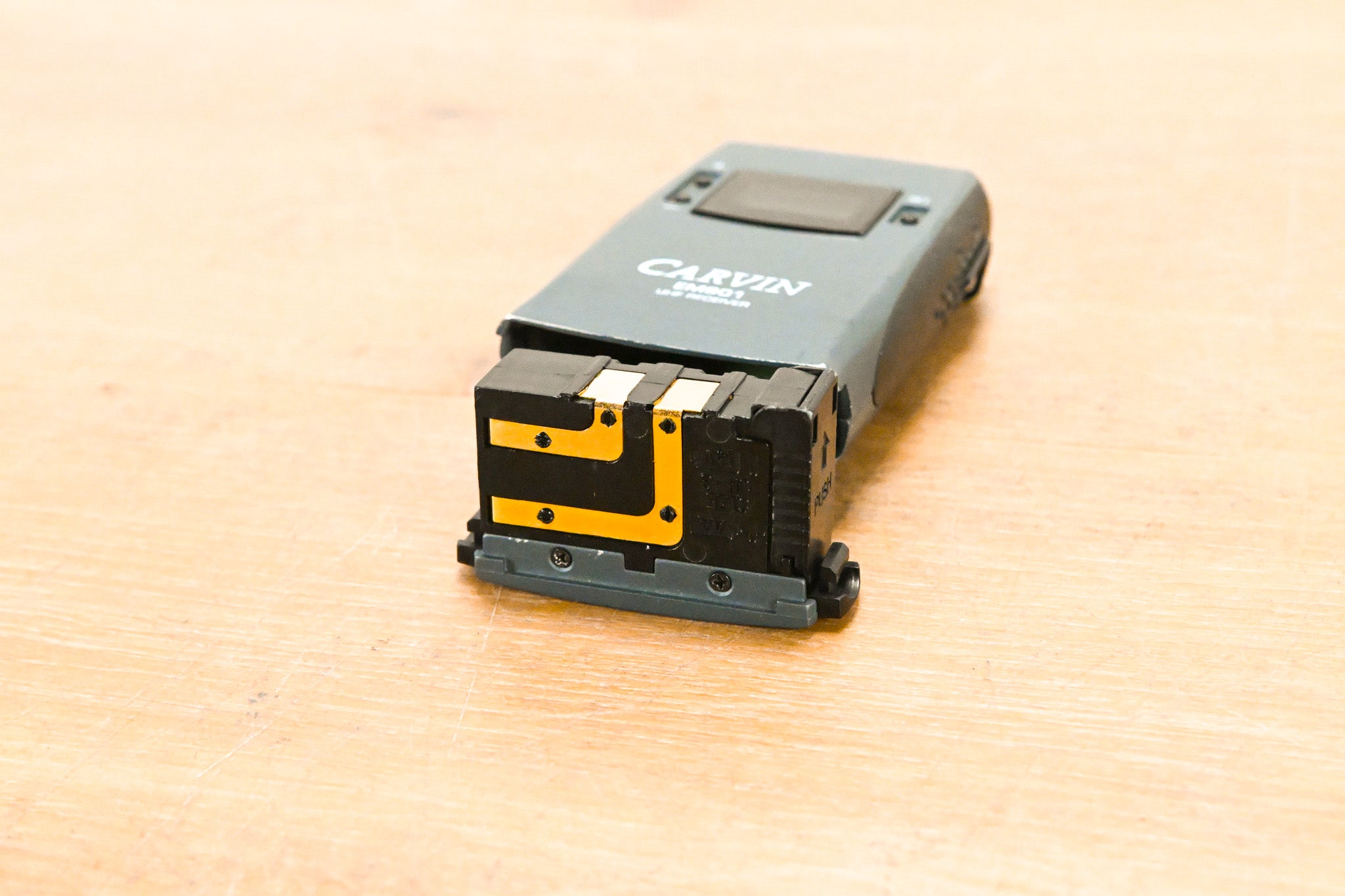 Carvin EM900 Wireless IEM System with EM901 Bodypack - 518-542 MHz
