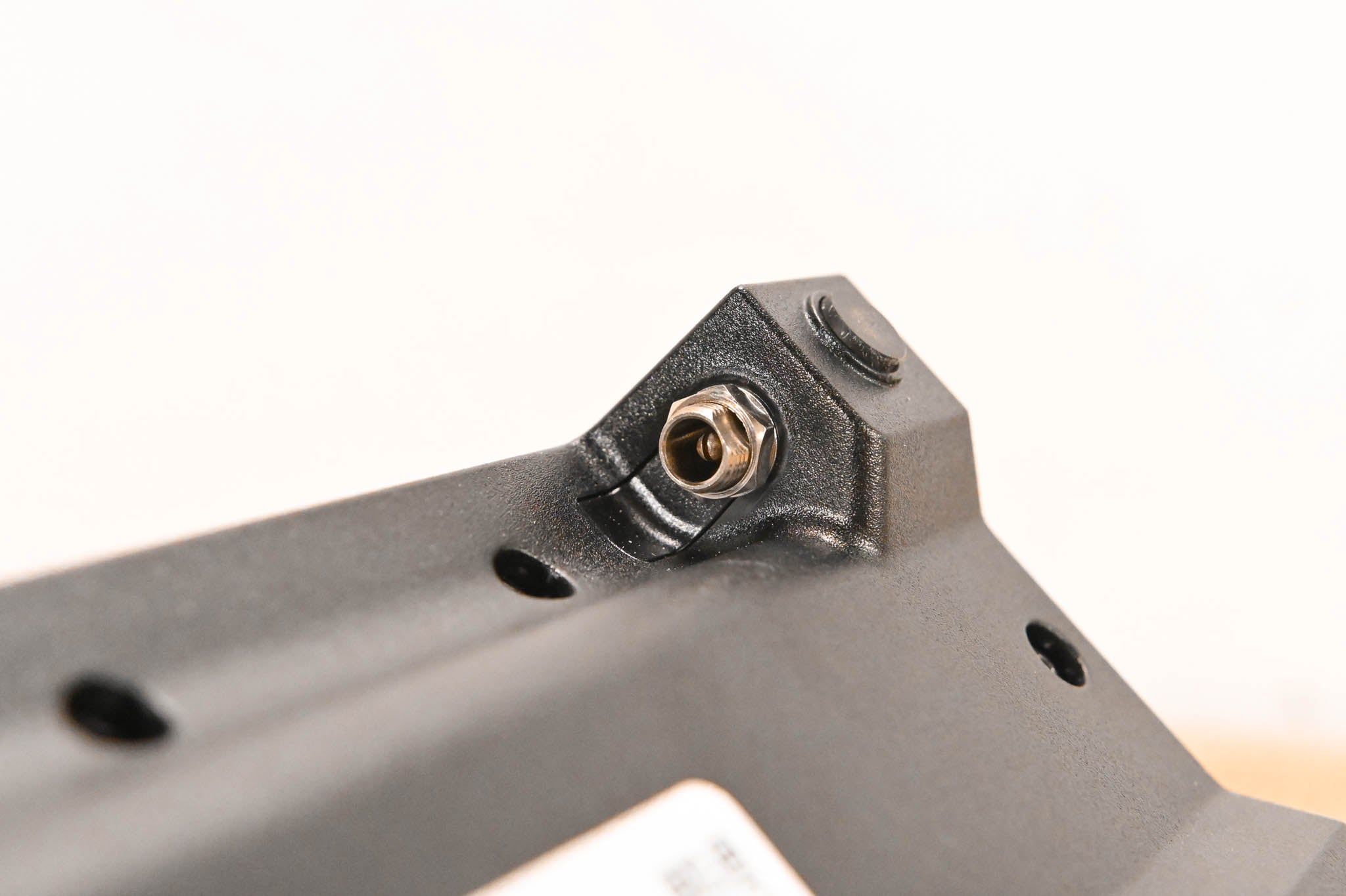 Shure SBC800 Eight-Bay Battery Charger for SB900B Batteries