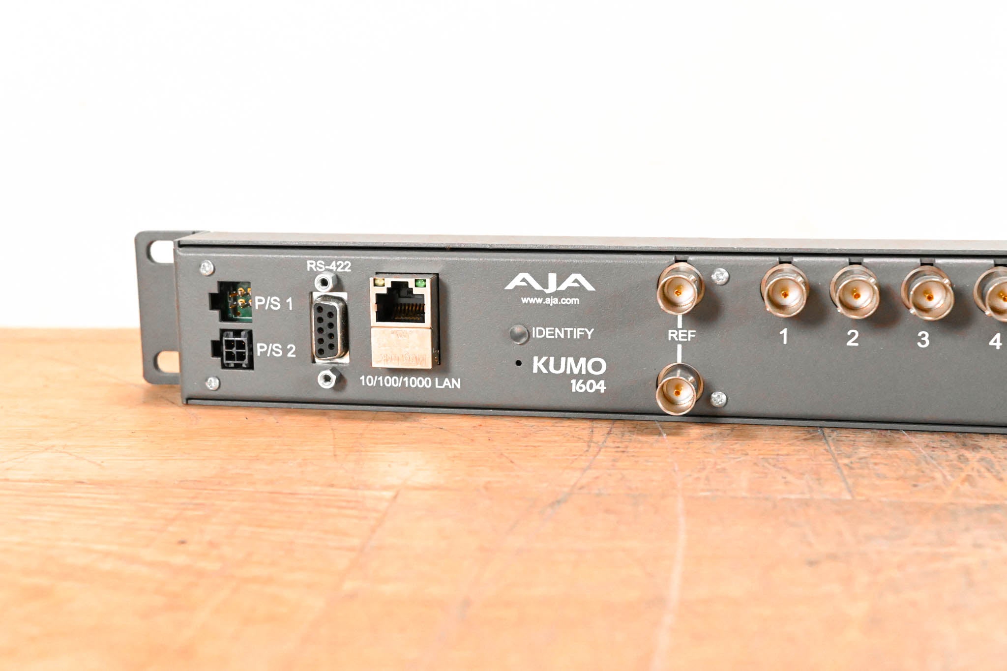 AJA KUMO 1604 16x4 Compact 3G-SDI Router (NO POWER SUPPLY) CG01JCC
