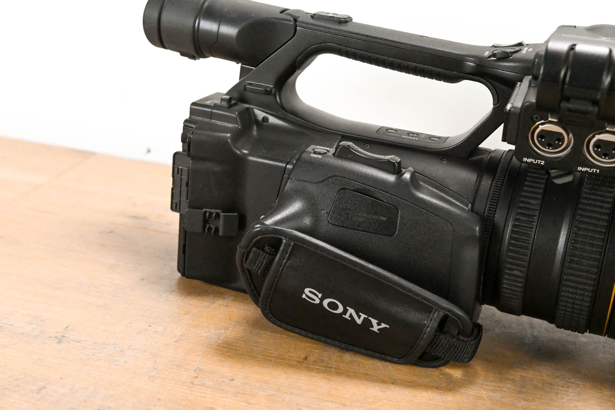 Sony HVR-Z5U Professional 1/3" 3-CMOS HDV Camcorder