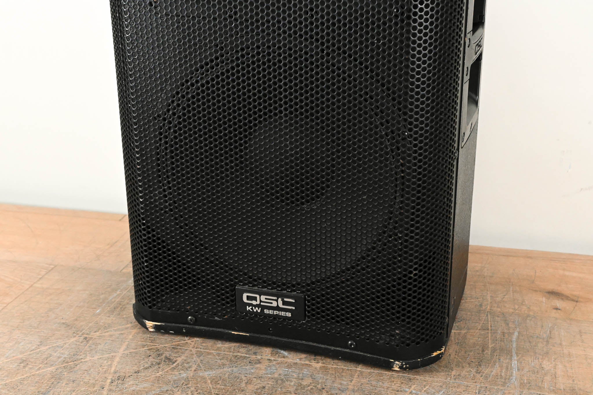 QSC KW122 1000W 12" Two-Way Active Loudspeaker