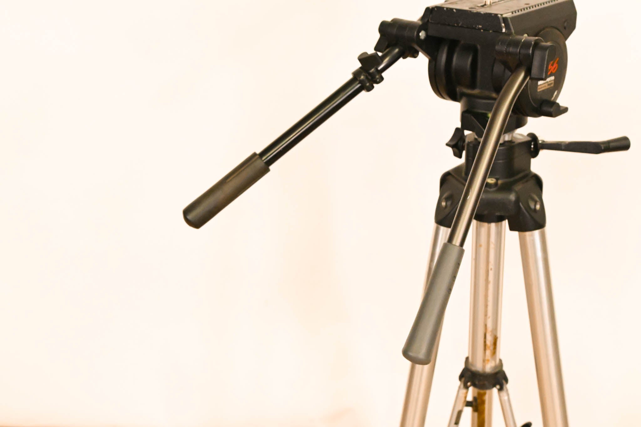 Manfrotto/Bogen 3068 Video Tripod with 3066 Fluid Head