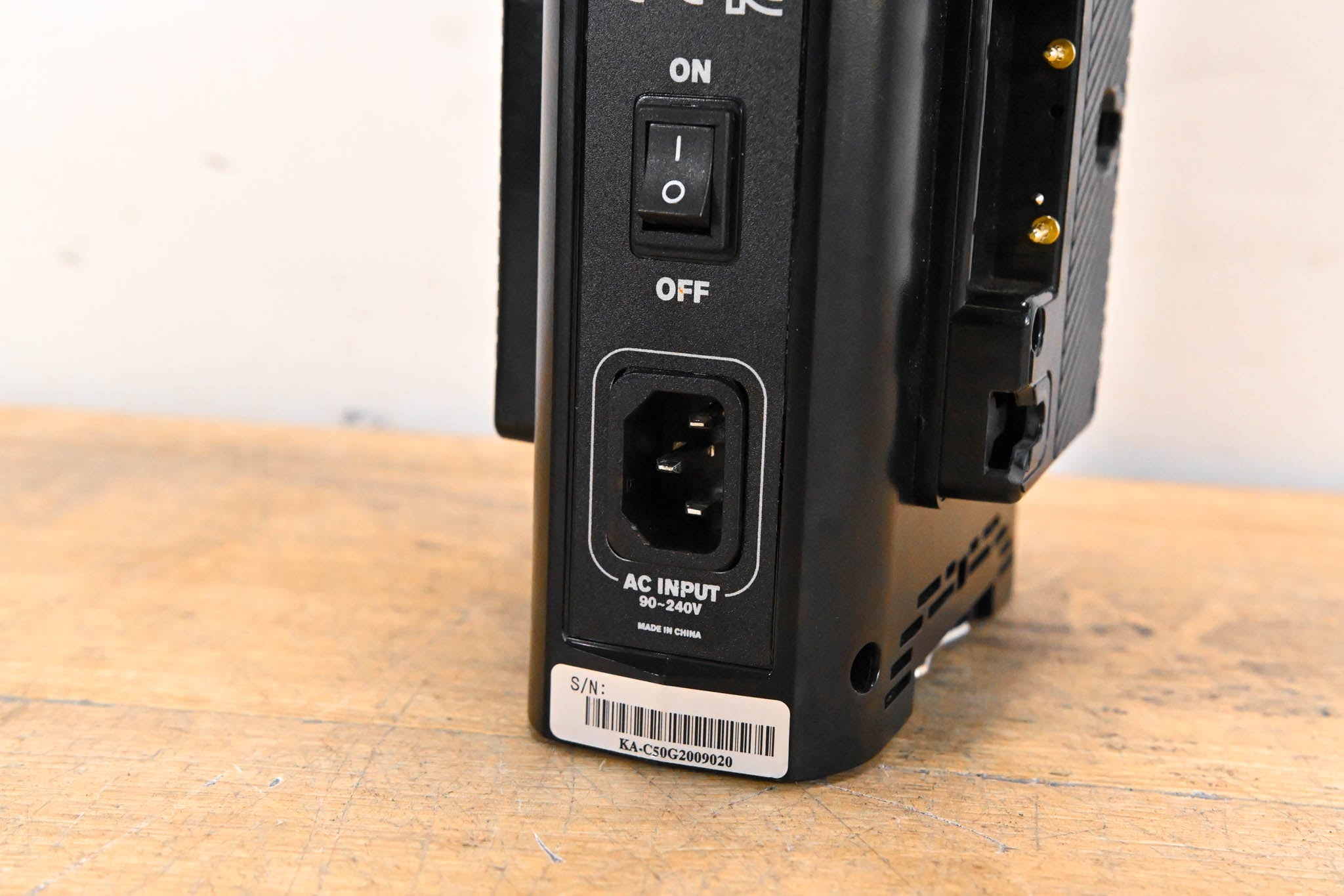 Gen Energy G-C50 2-Channel Lithium-Ion Battery Charger (Gold Mount)