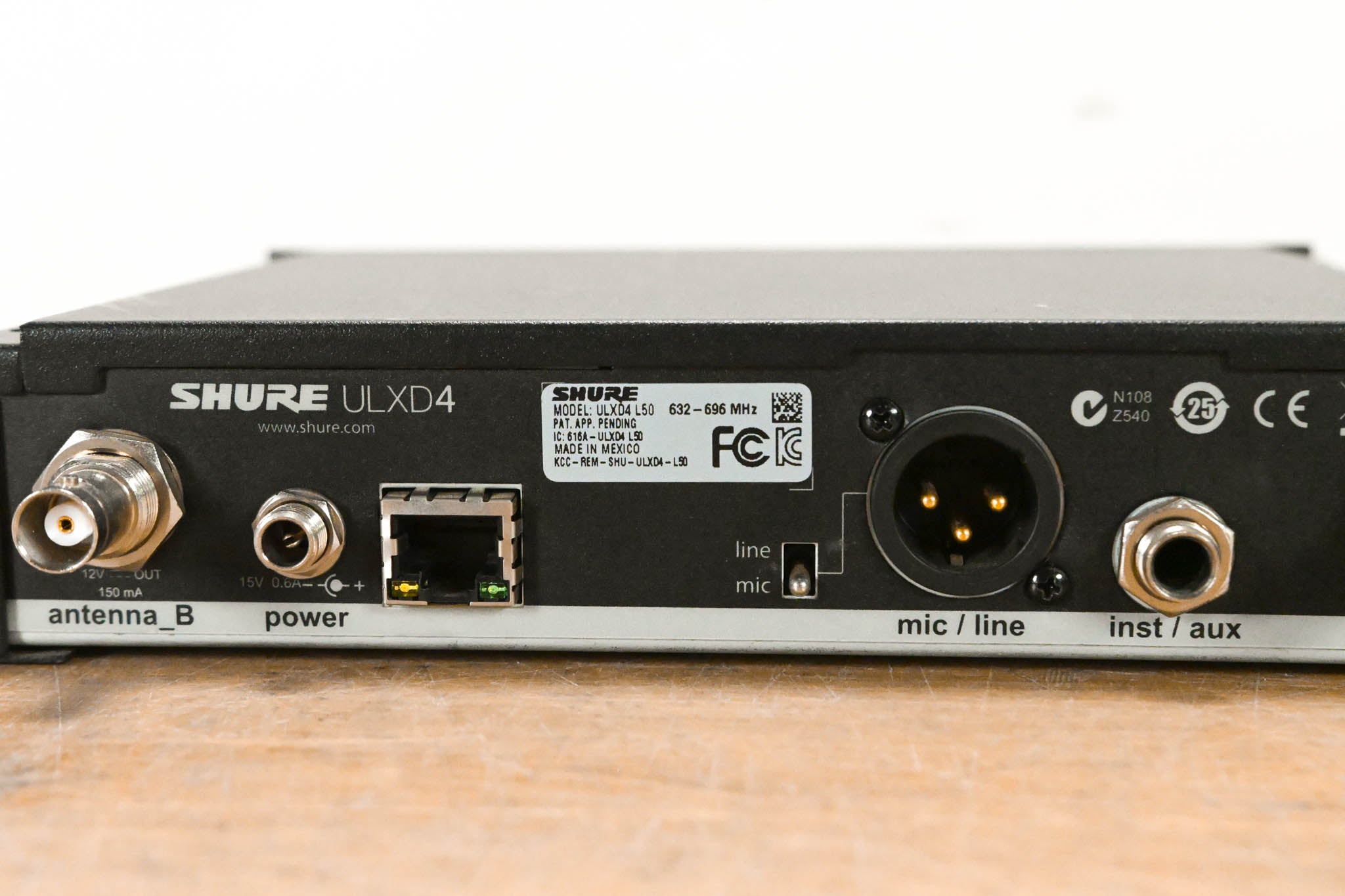 Shure ULXD4 Digital Wireless Receiver L50 Range: 632-696 MHz (NO PSU)