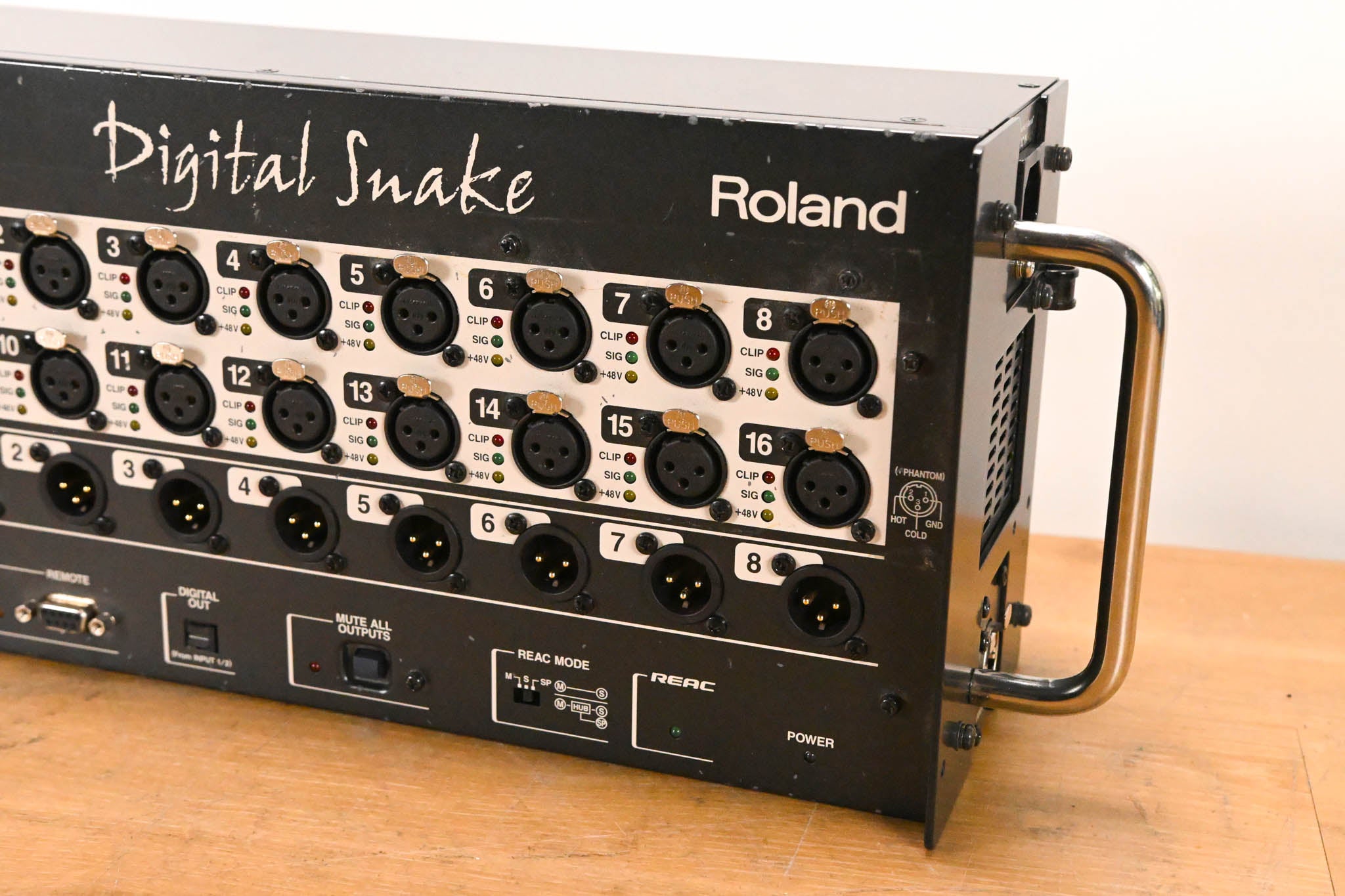 Roland S-1608 16 x 8 Stage Unit
