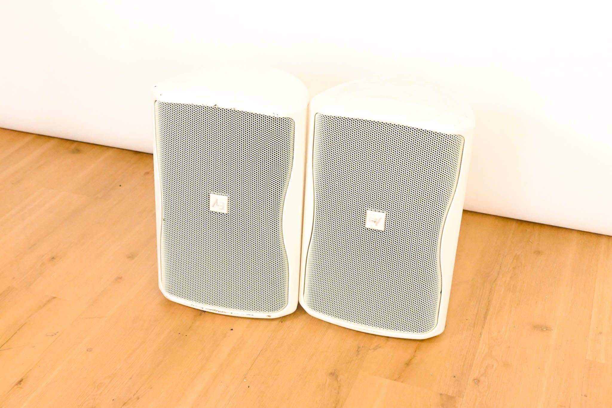 Electro-Voice (EV) ZX1i-90 8" 2-Way 200W Passive Loudspeaker (PAIR)