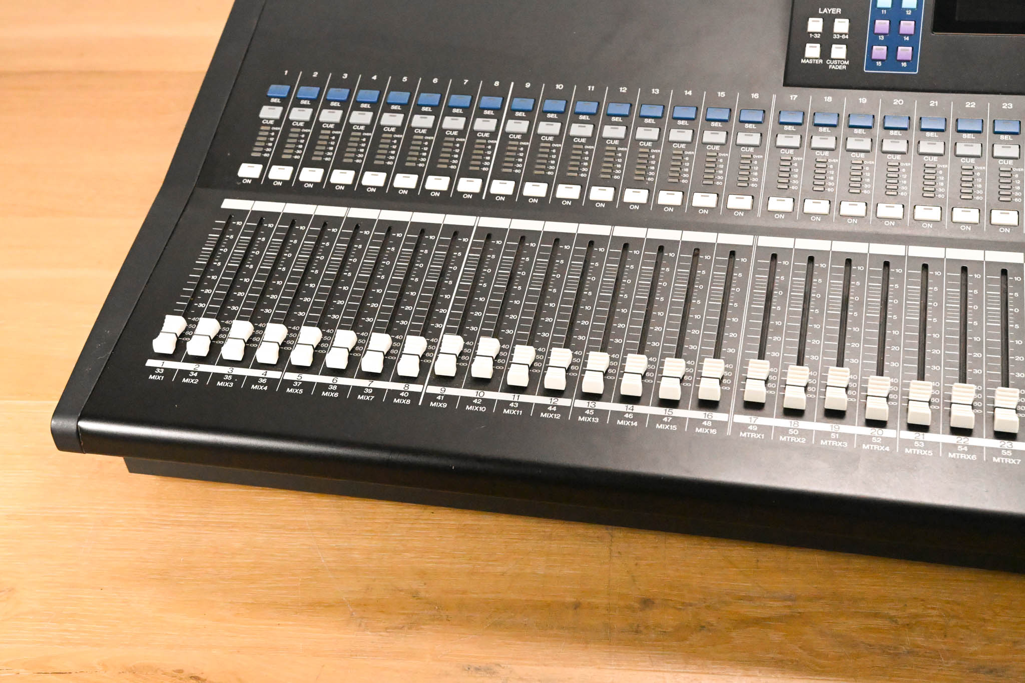 Yamaha LS9-32 32-Input Digital Mixing Console
