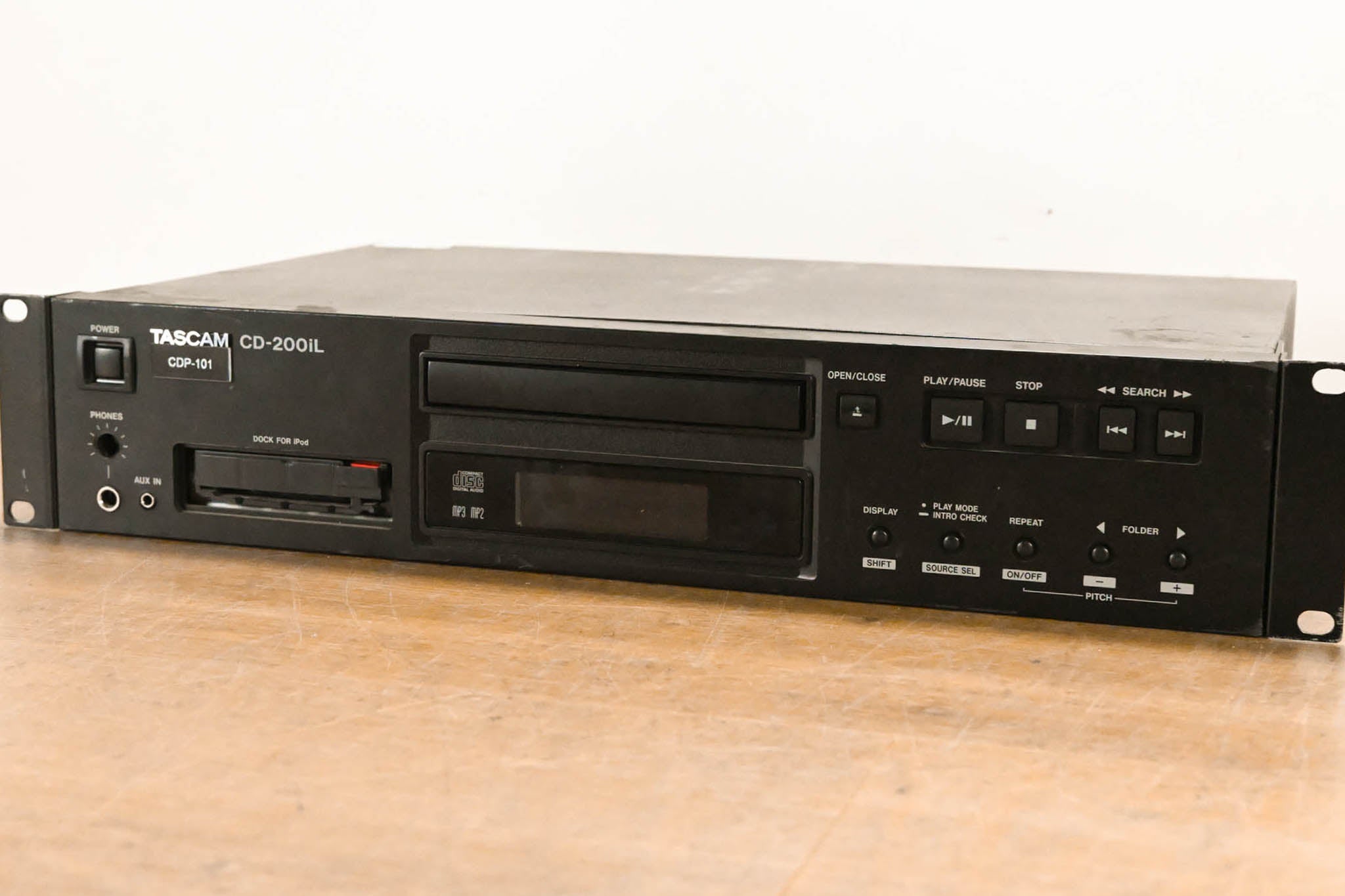 TASCAM CD-200iL Professional CD Player & iPod Dock