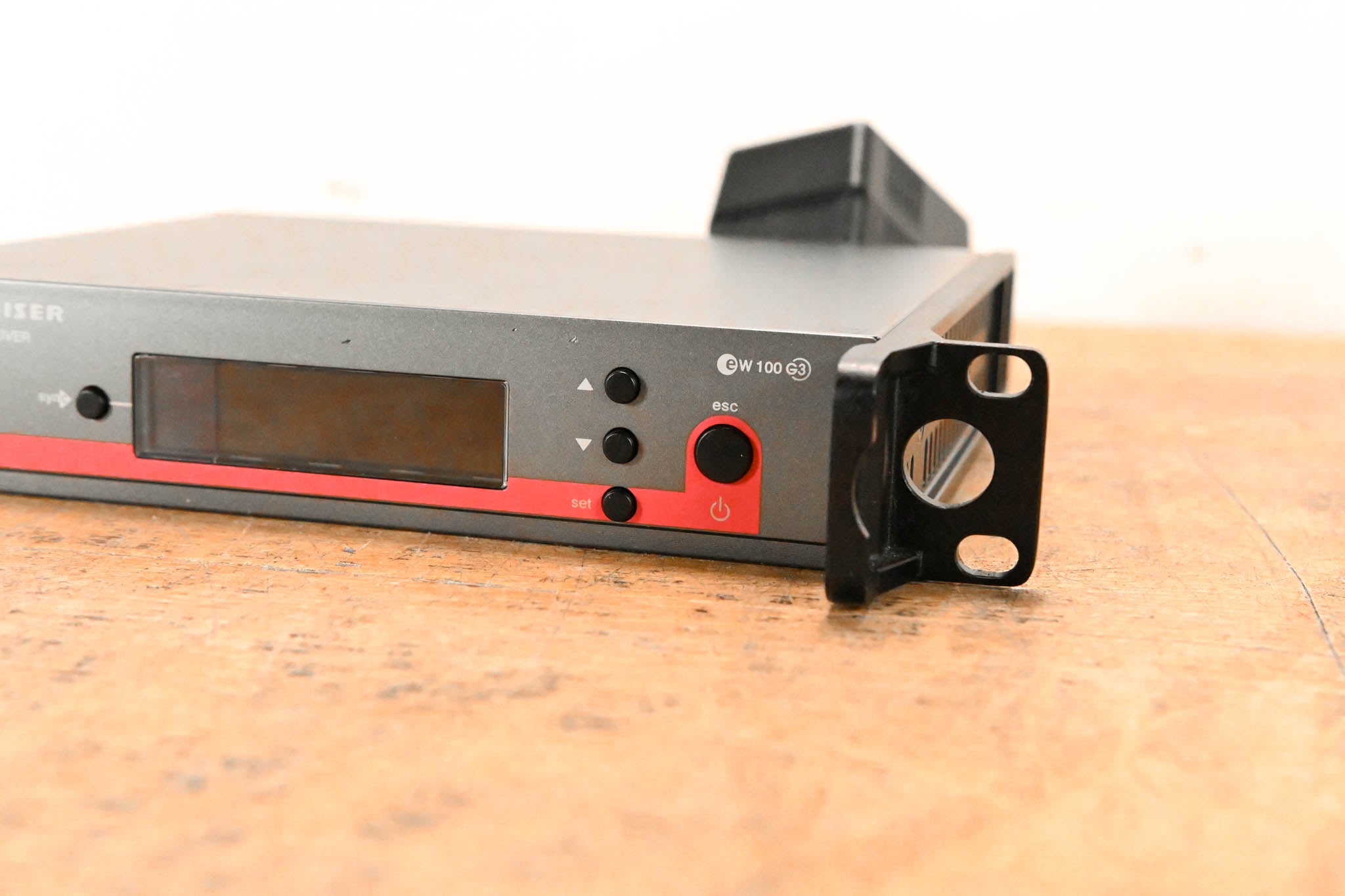 Sennheiser EM 100 G3 Wireless Receiver - A Range: 516-558 MHz