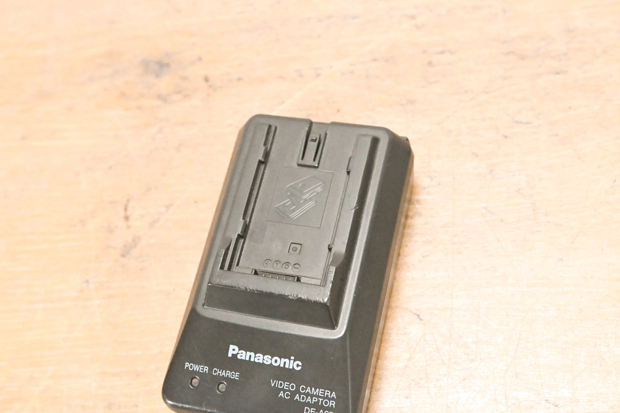 Panasonic DE-A20 Battery Charger / AC Adapter (NO POWER SUPPLY)
