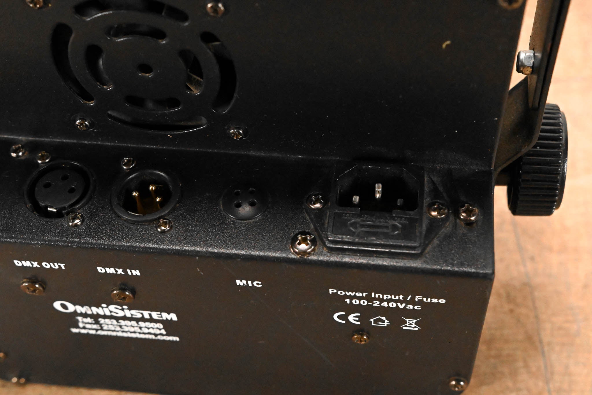 OmniSistem Thin Par Plus RGBW 6 x 10W RGBA Par Can Light