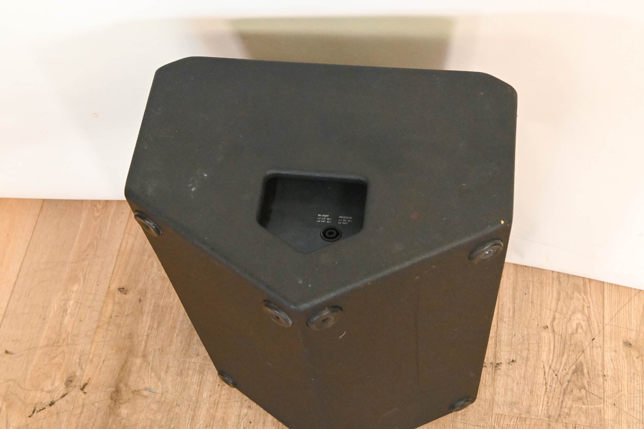JBL VRX915M 2-Way Passive Monitor