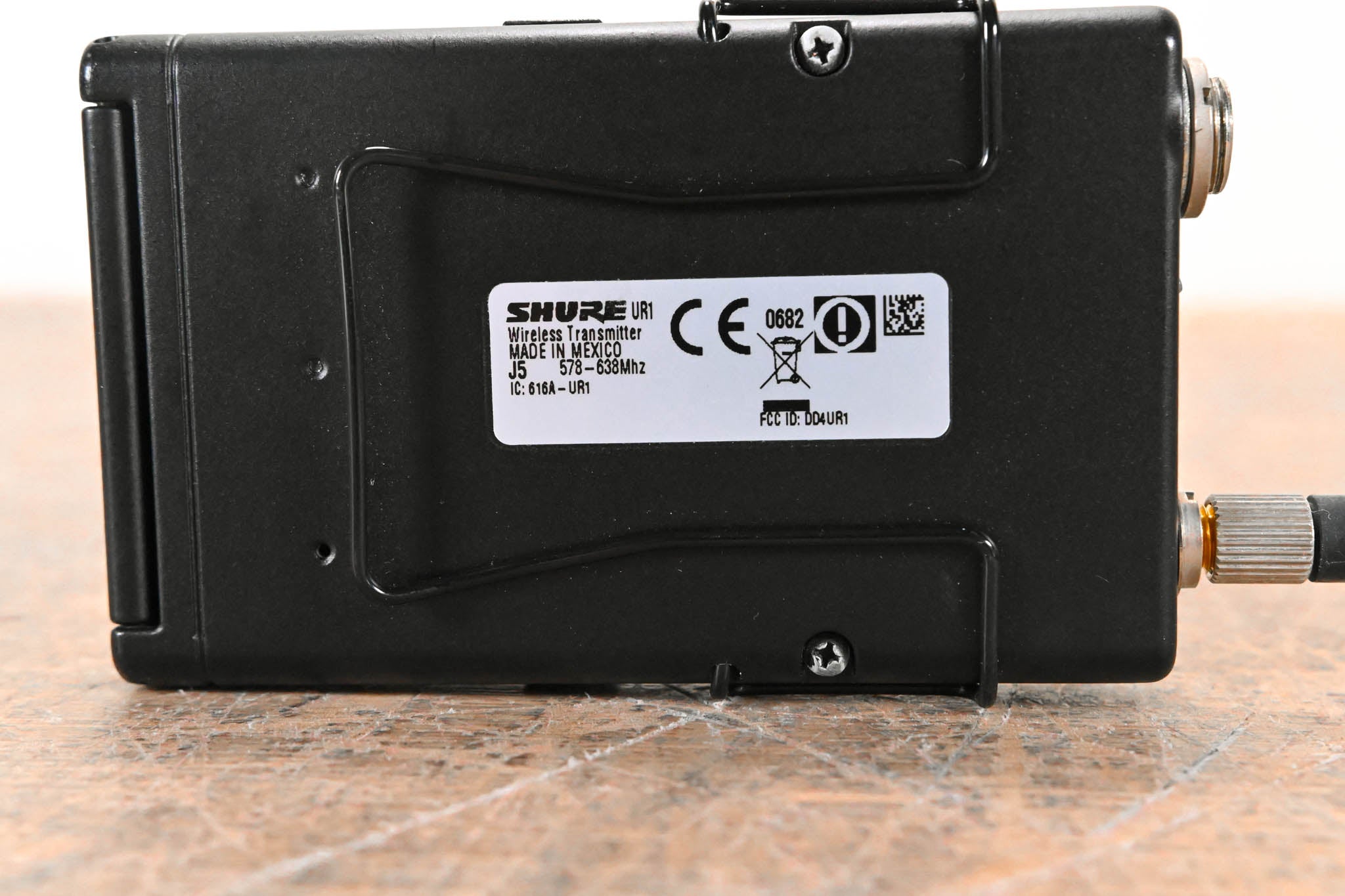 Shure UR1 Wireless Bodypack Transmitter - J5 Band: 578-638 MHz