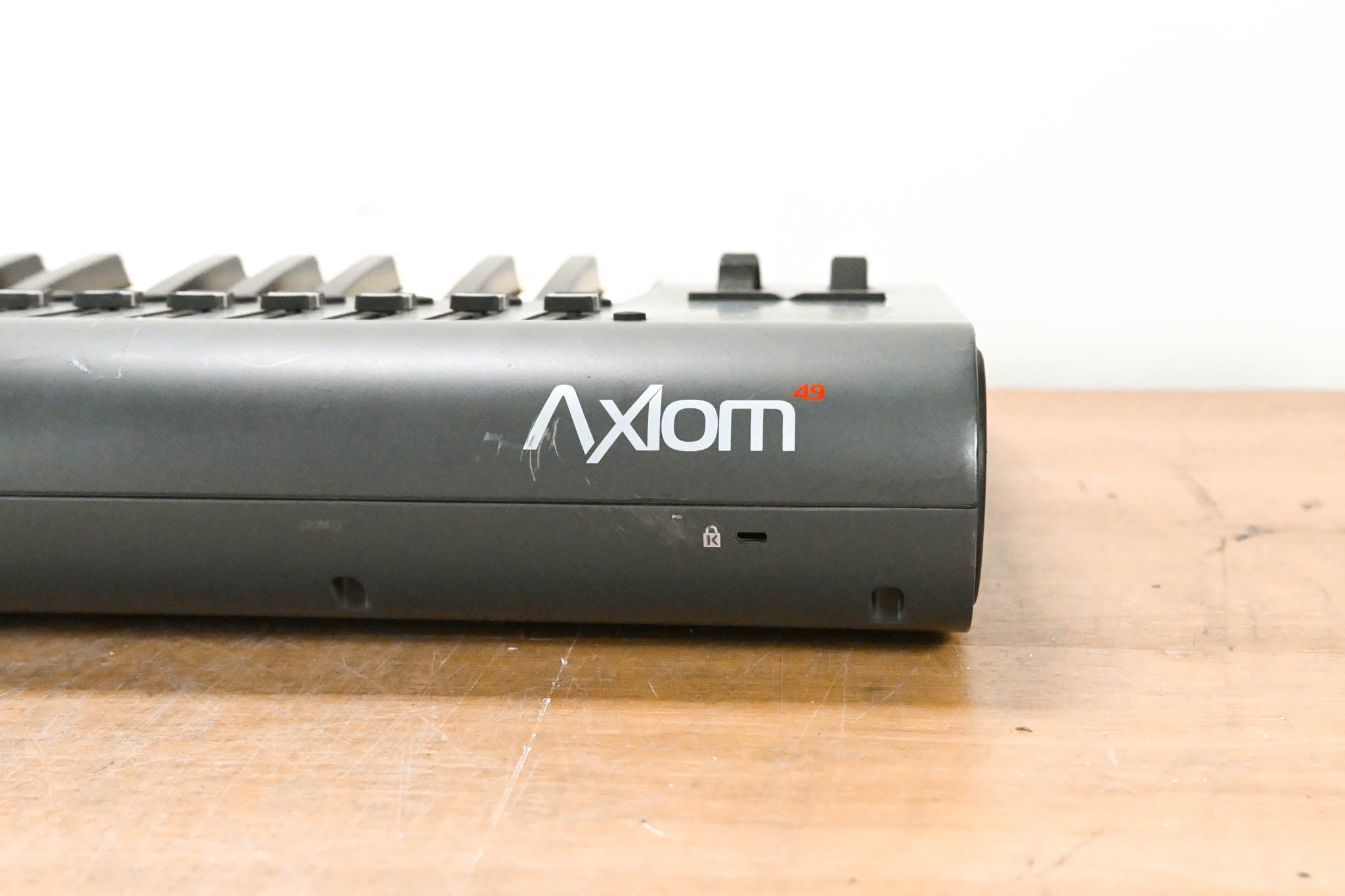 M-Audio Axiom 49 Advanced 49-Key Semi-Weighted MIDI Controller (NO PSU)
