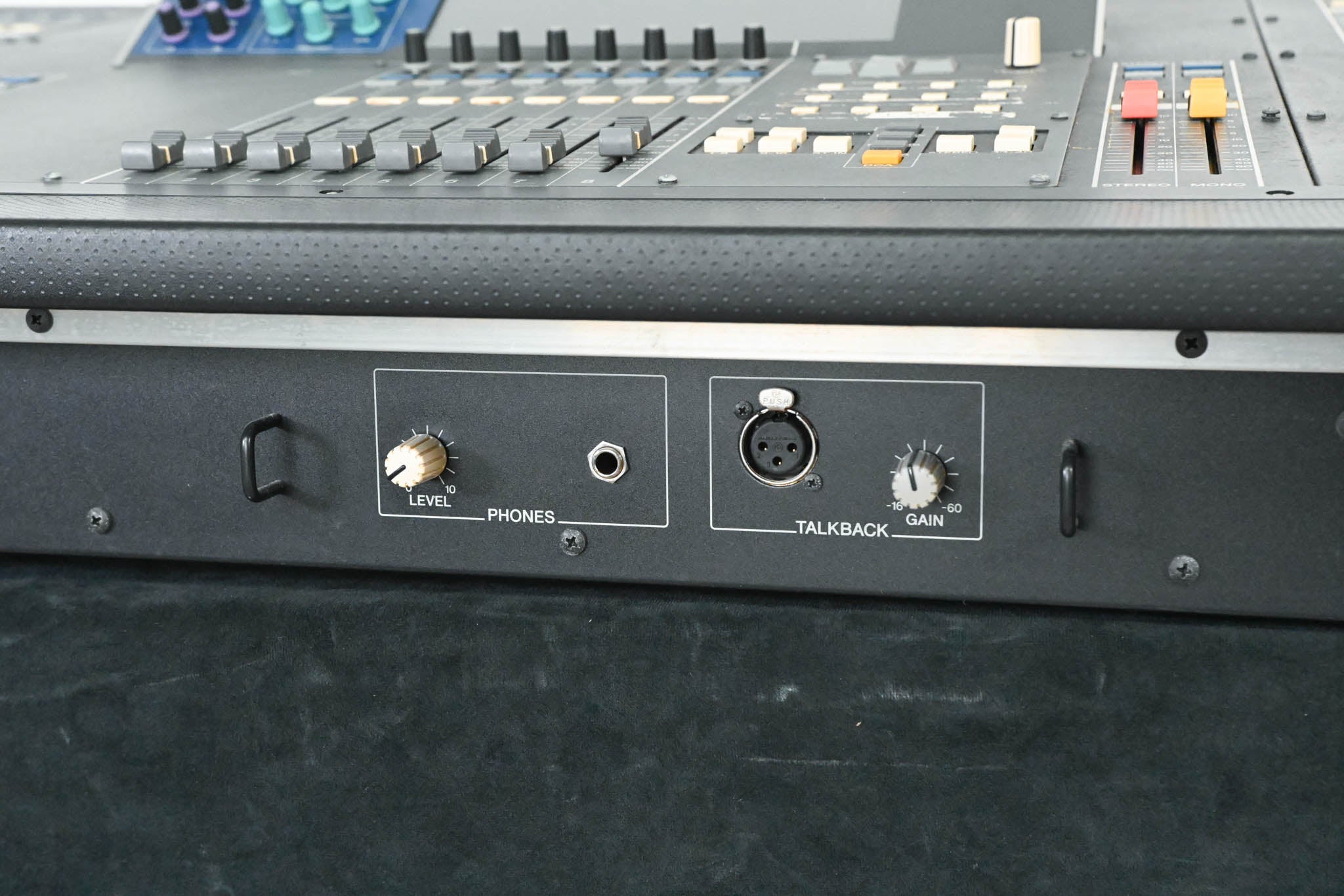 Yamaha M7CL-48 48-Channel Digital Audio Mixing Console