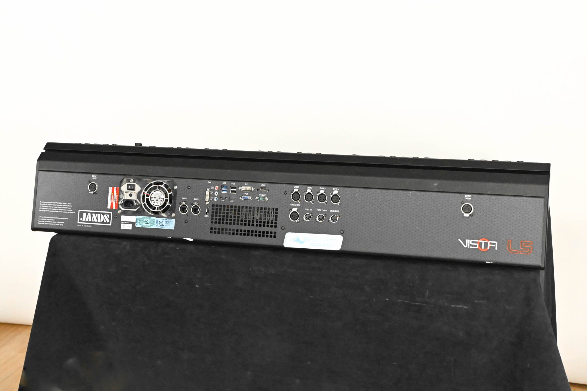 Jands Vista L5 Lighting Control Console with 16-Universe Internal Dongle