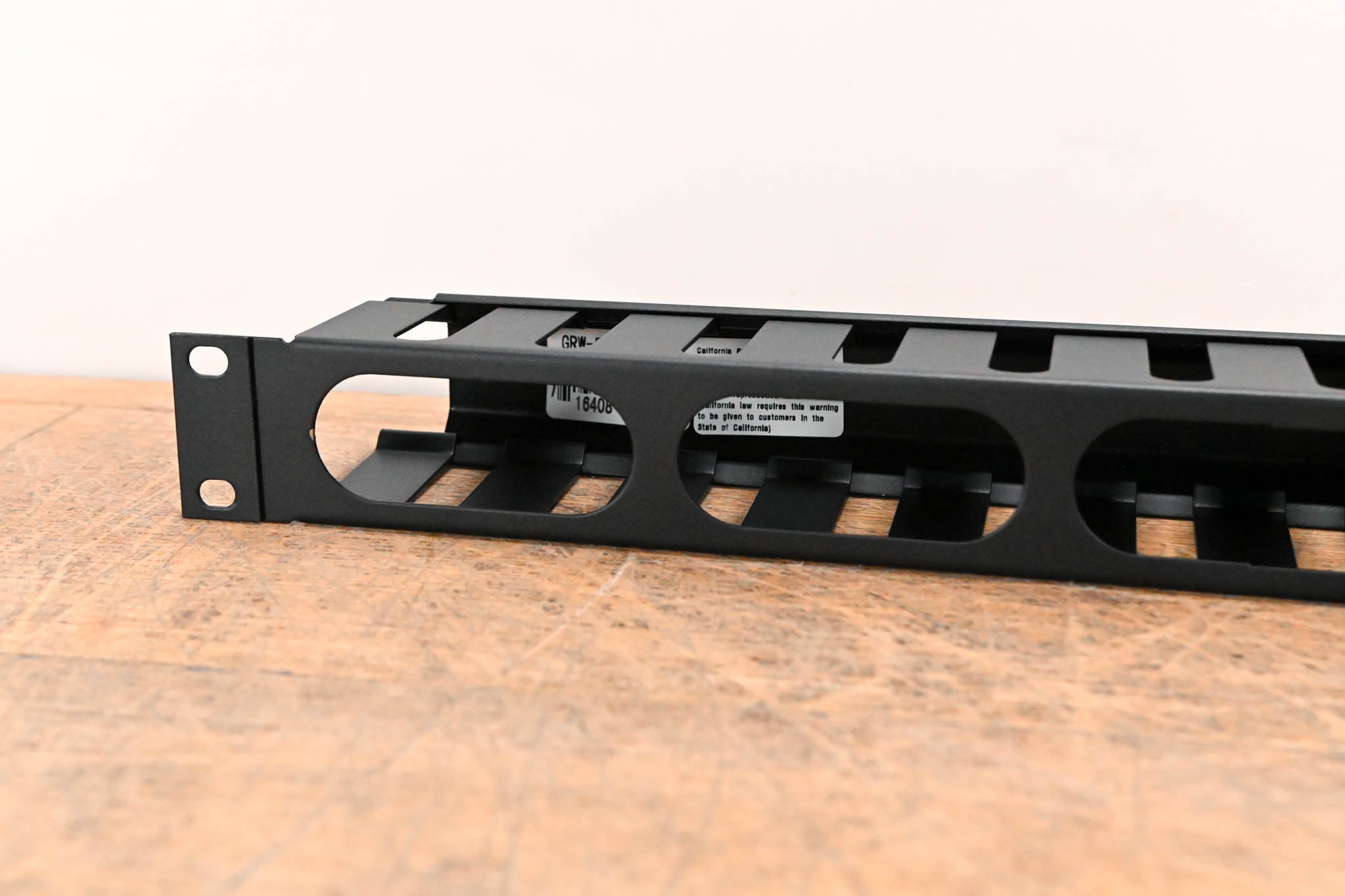 Gator Rackworks GRW-PNLCBLMNG1 1U Cable Management with Cap