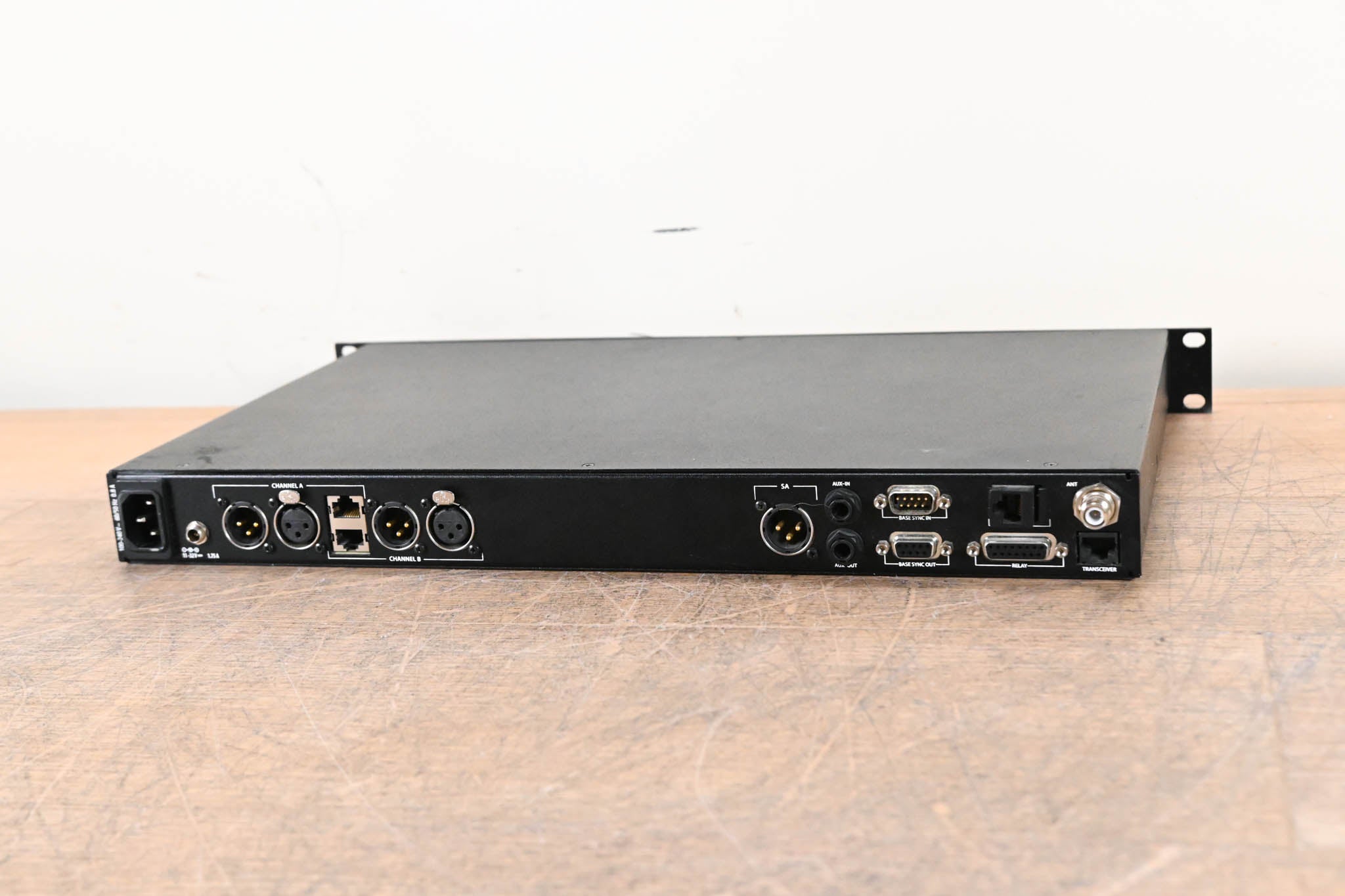 Clear-Com CM-222 Tempest 2.4 GHz 2-Channel Base Station