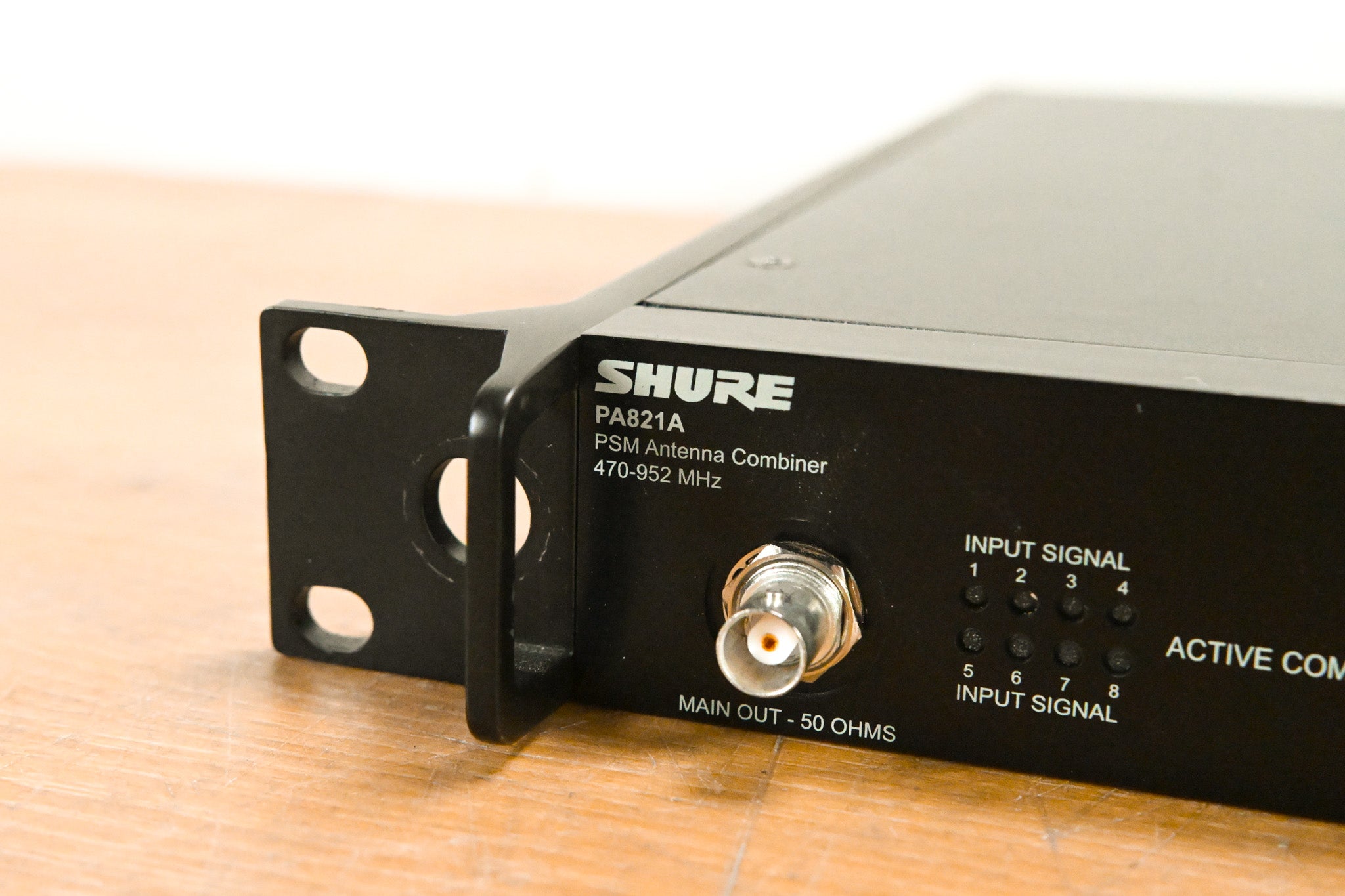 Shure PA821A Antenna Combiner for PSM Wireless Systems  - 470-952 MHz