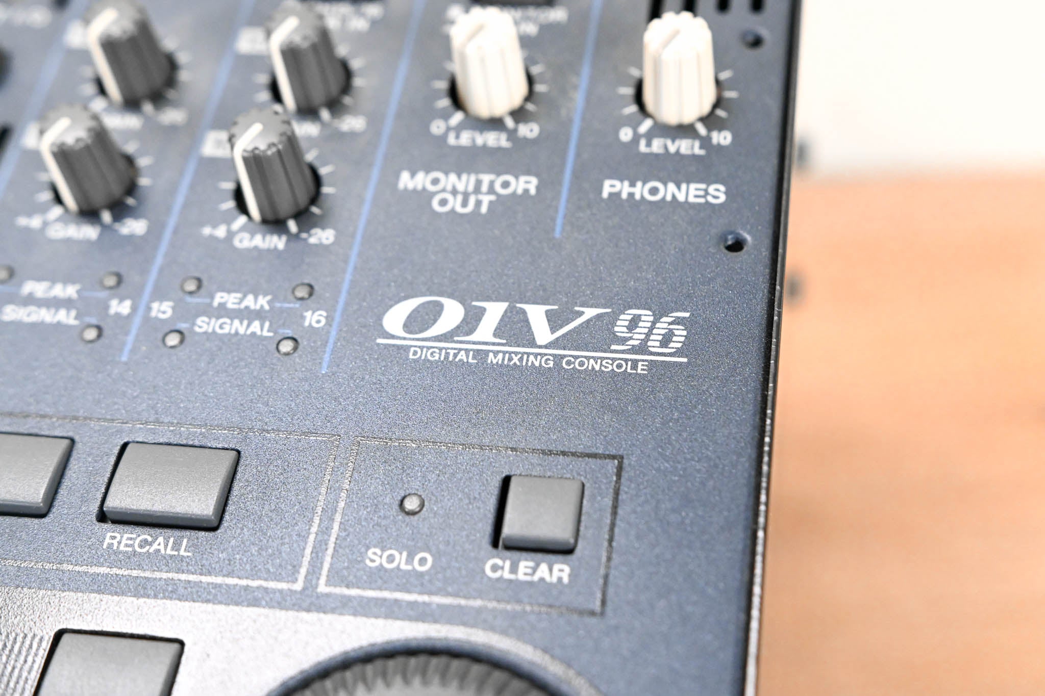 Yamaha 01V96 24-Bit/96k Digital Recording Mixer