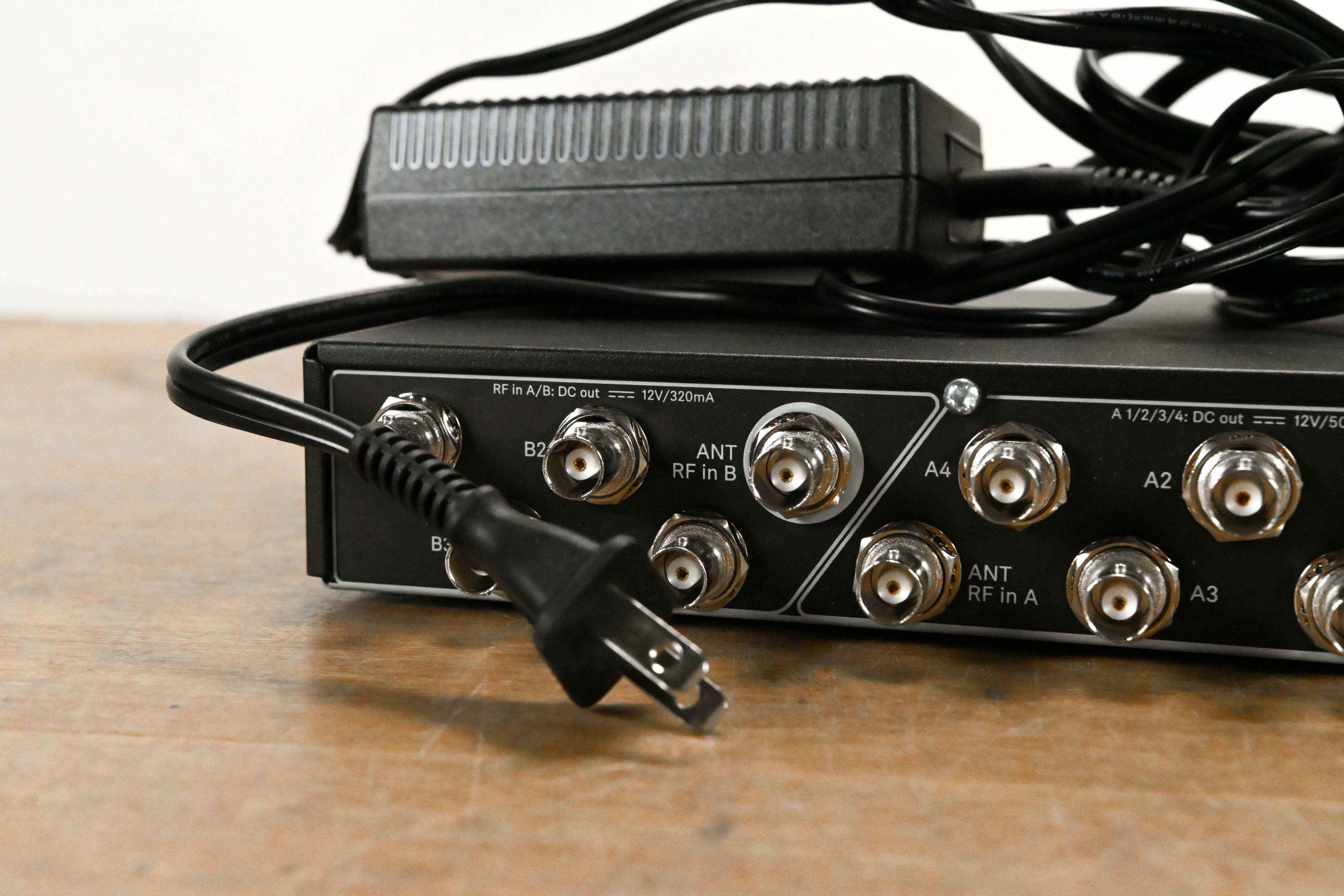 Sennheiser EW-D ASA Active Antenna Splitter 470-694 MHz