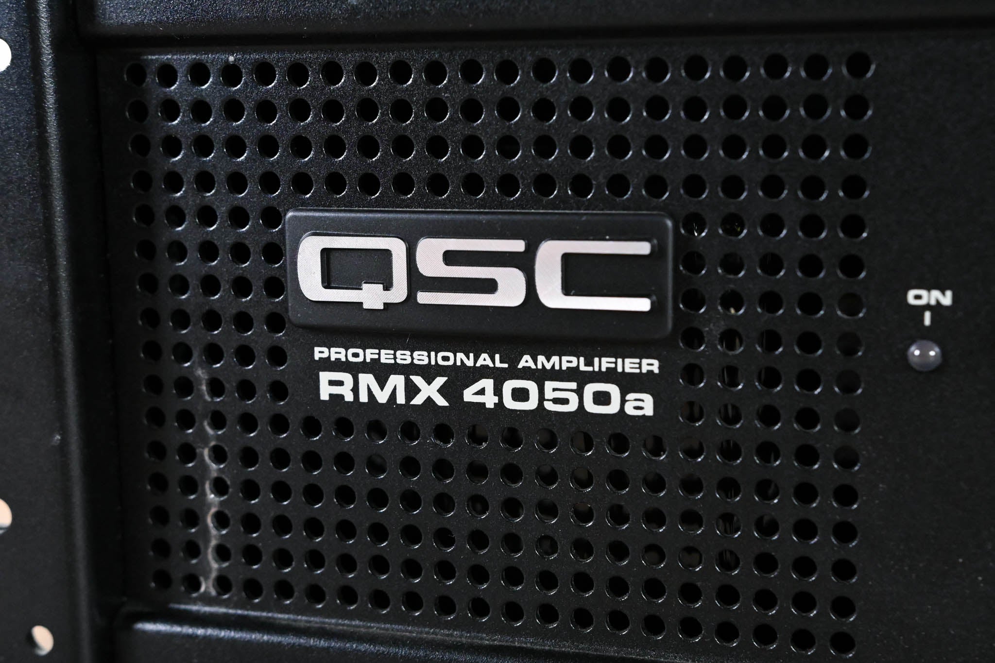 QSC RMX 4050a Two-Channel Power Amplifier