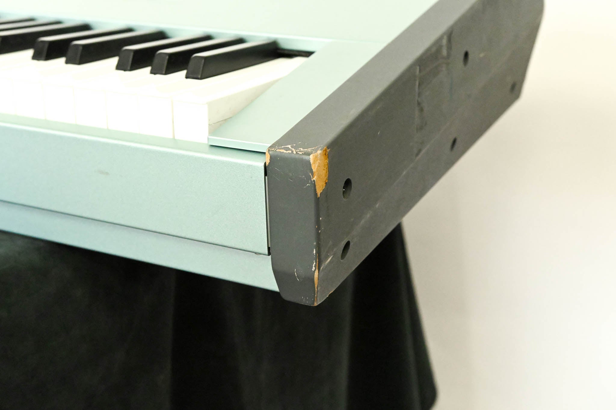 Yamaha Motif XS8 88-Key Synthesizer Keyboard Workstation