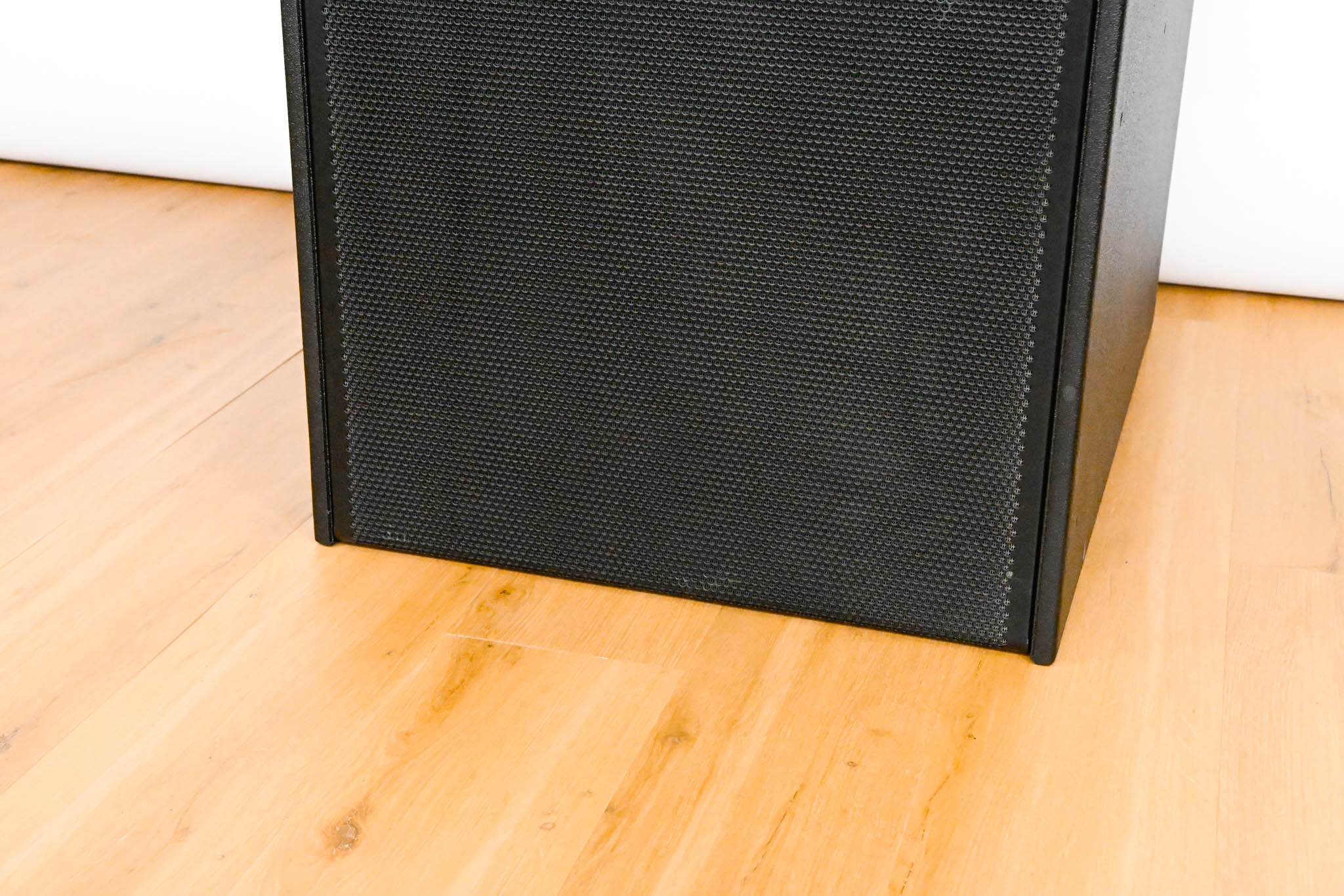 Electro-Voice (EV) EVA-2151D Dual 15" Passive Line Array Subwoofer