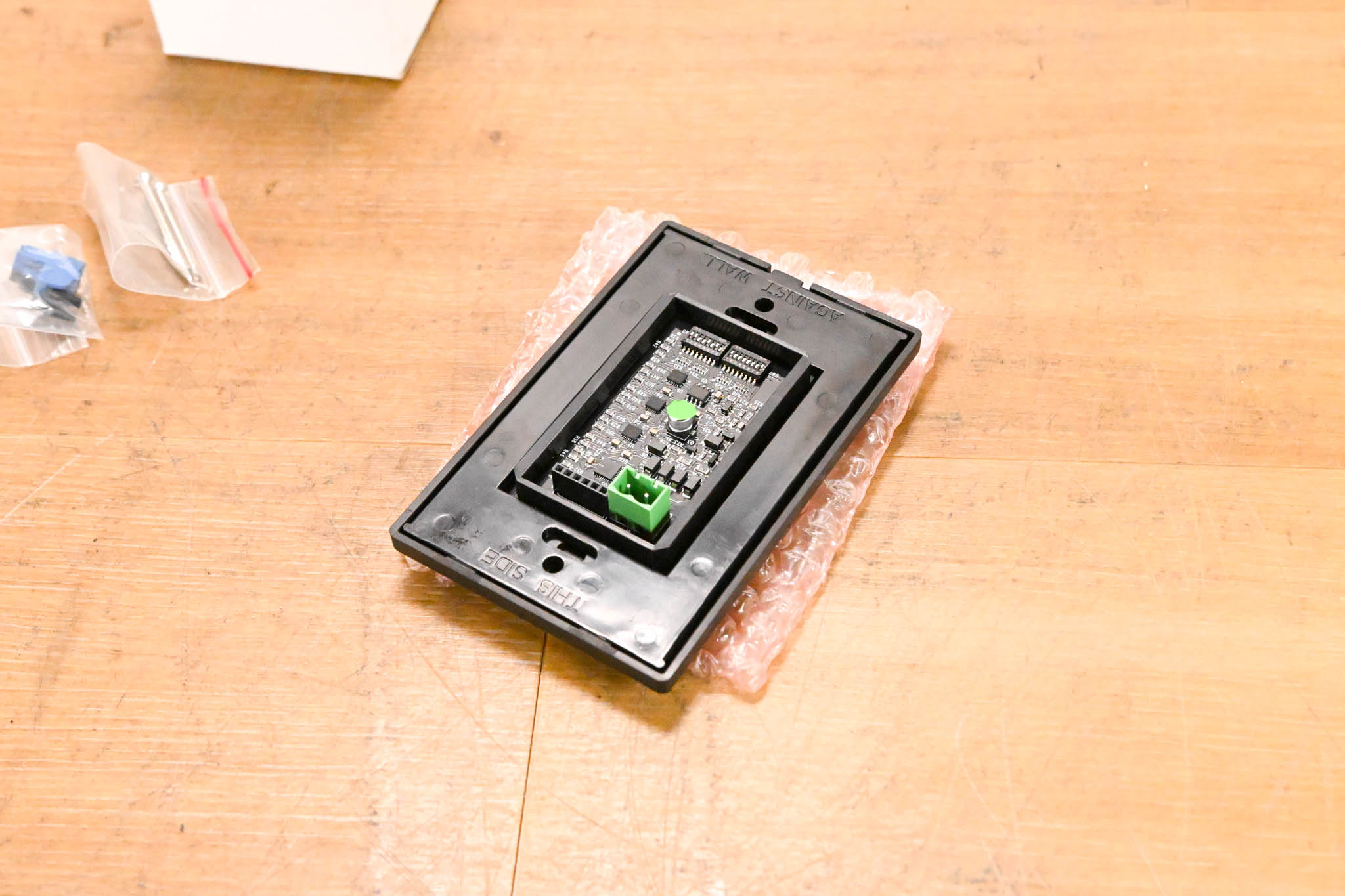 Interactive Technologies ST-UD4-CB-RGB 2-Wire 4-Button Network Station
