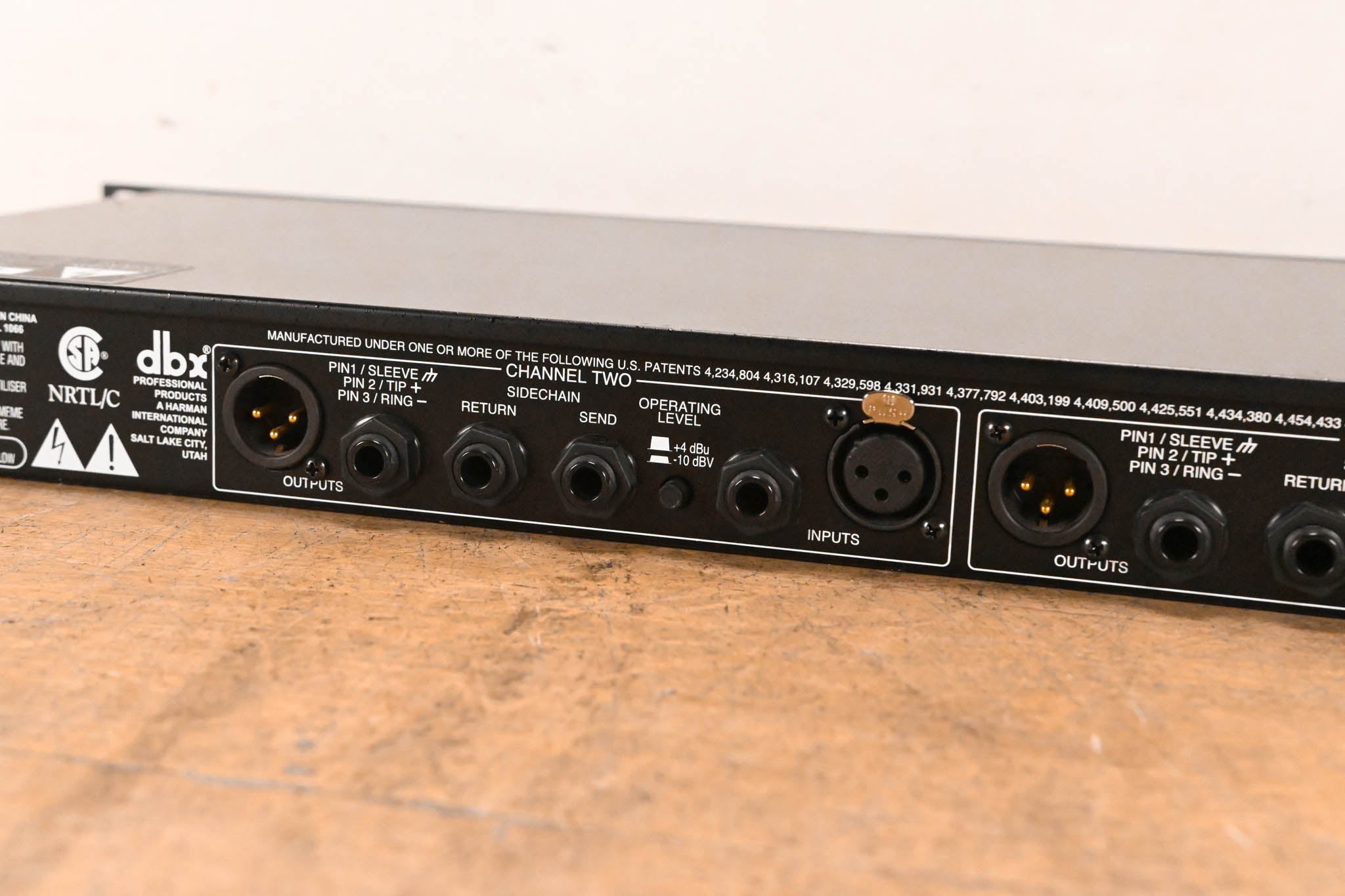 dbx 1066 2-Channel Compressor/Limiter/Gate