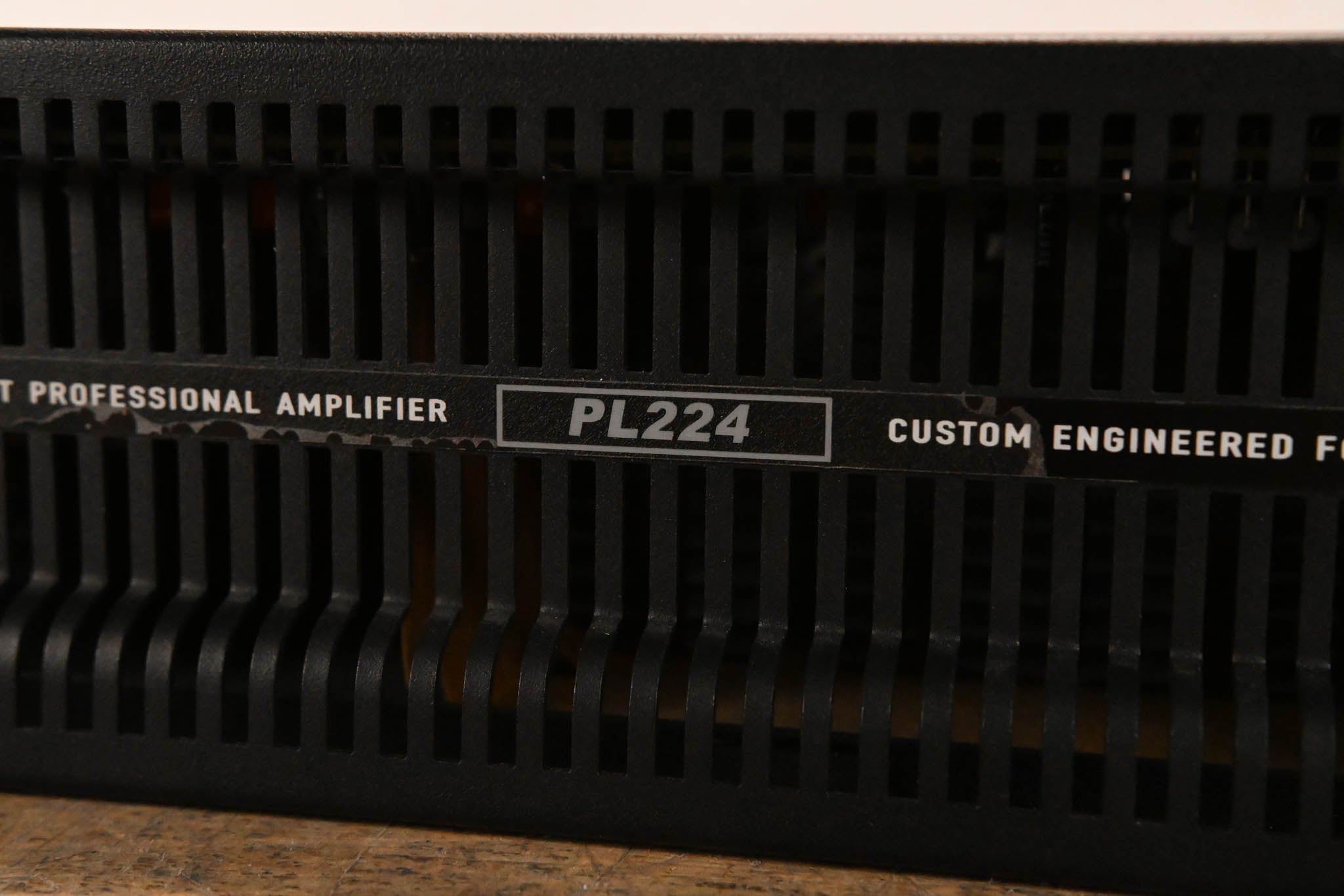 QSC PL224 PowerLight 2 Series 2-Channel Power Amplifier