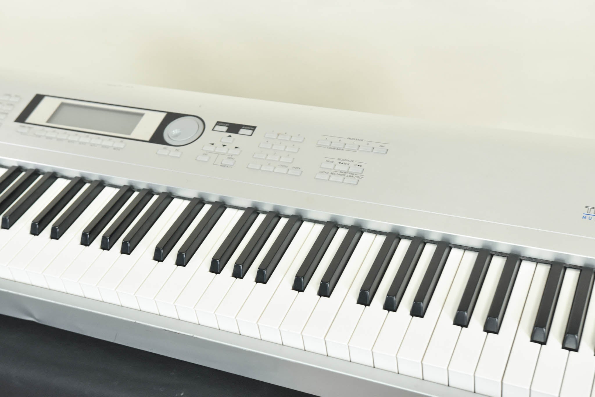 Korg TRITON Le 88 Music Workstation Keyboard