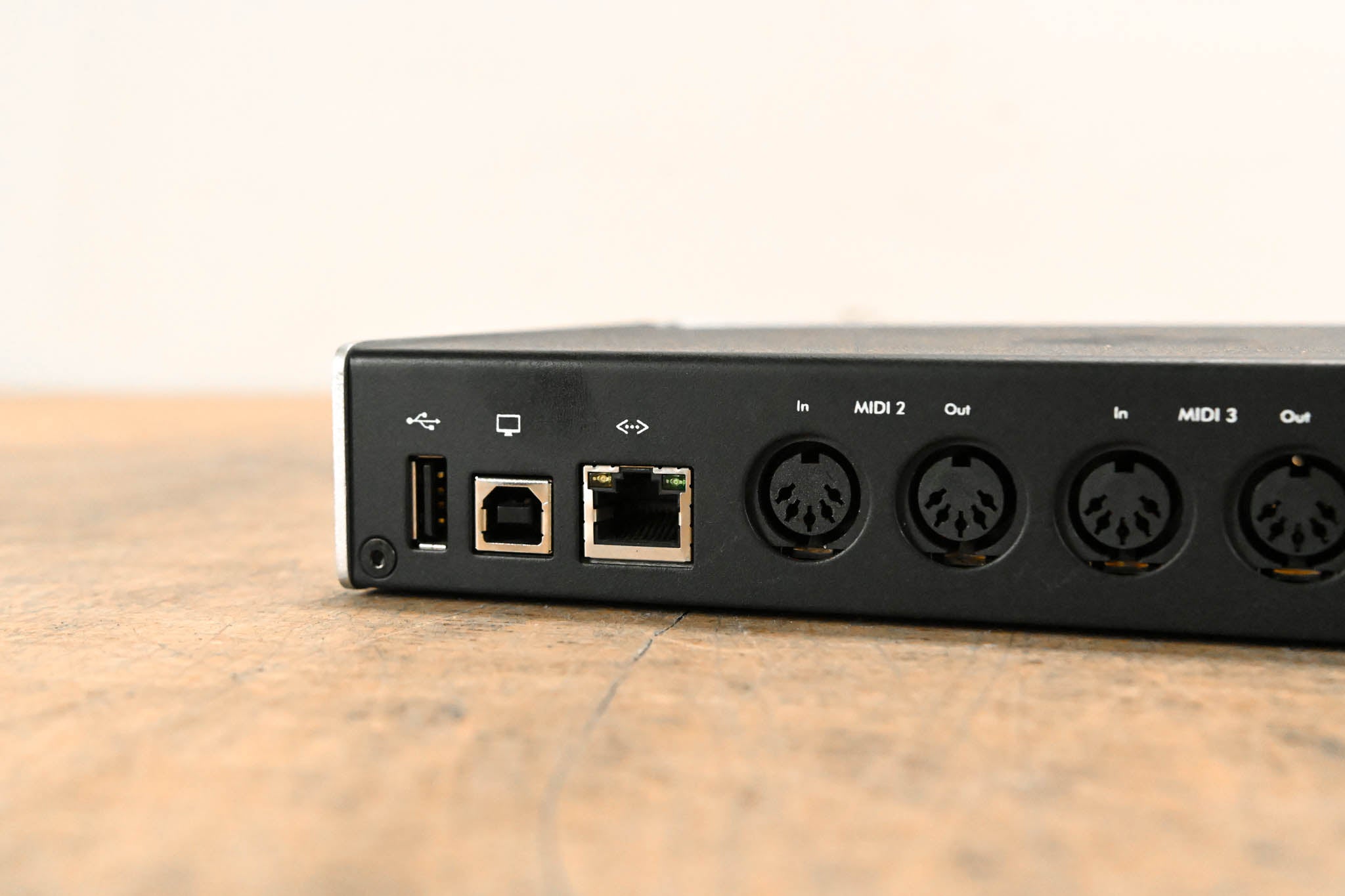 iConnectivity iConnectMIDI4+ USB + Lightning iOS MIDI Interface (NO PSU)