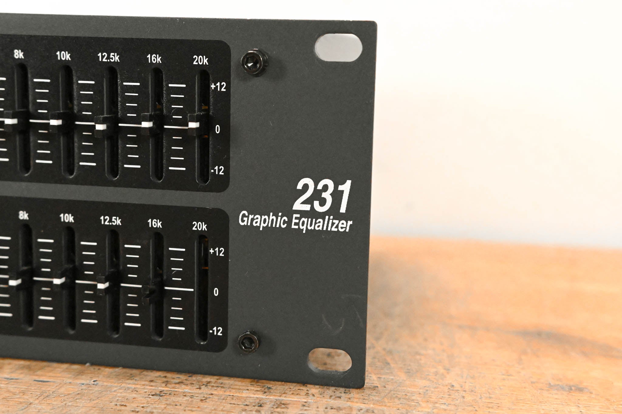 dbx 231 Dual-Channel 31-Band Graphic Equalizer