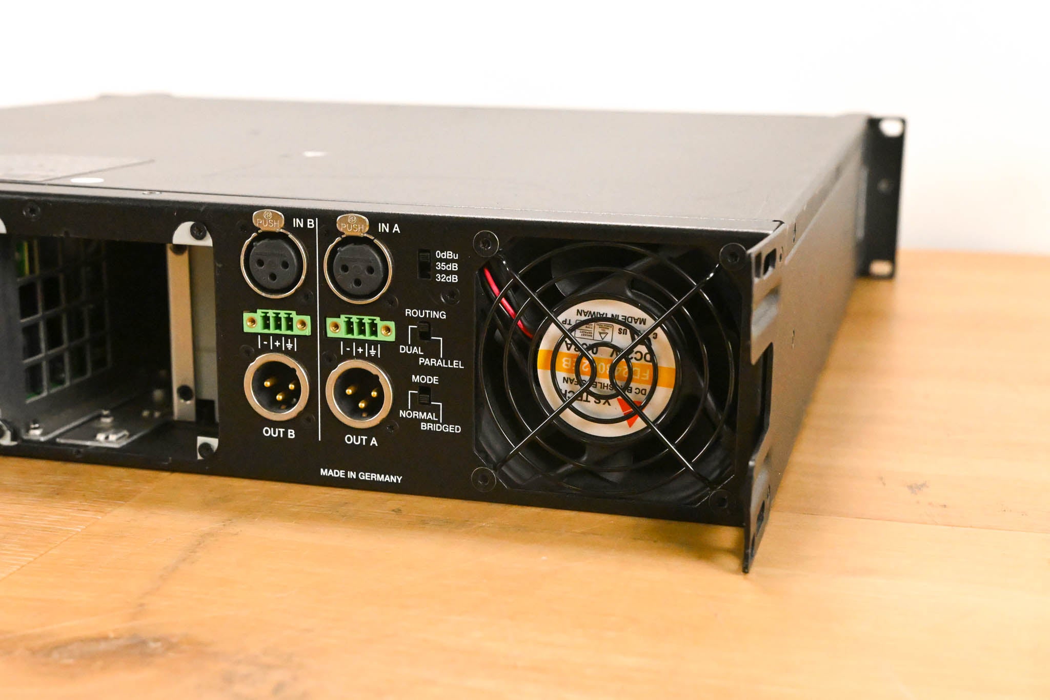Electro-Voice (EV) TG-7 Tour-Grade Stereo Power Amplifier
