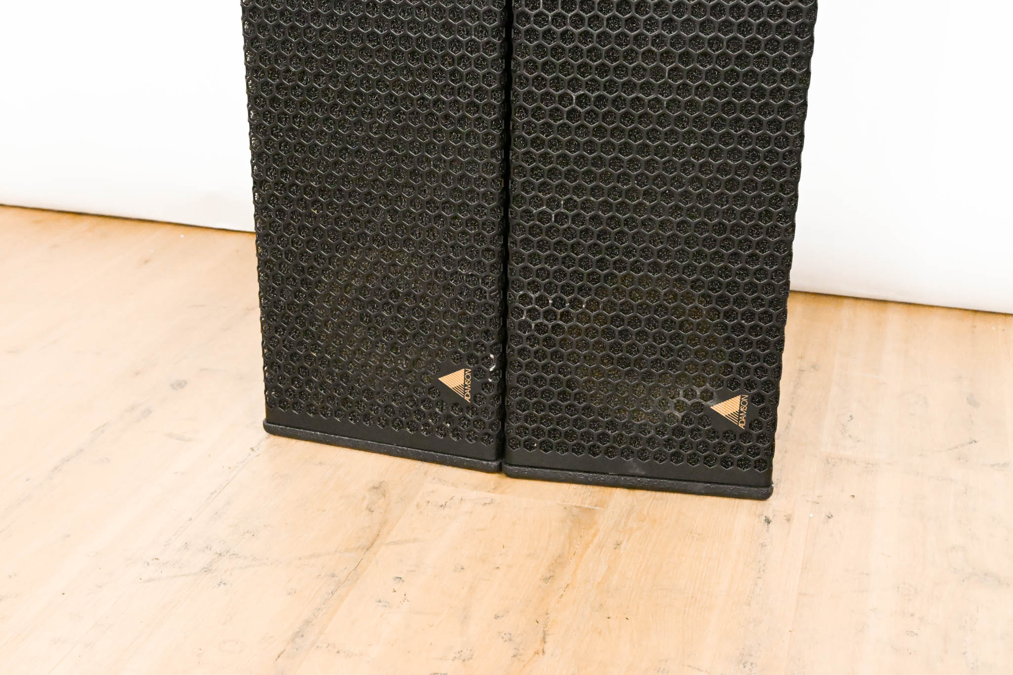 Adamson SpekTrix Wave Wide Angle Vertical Enclosure (PAIR)