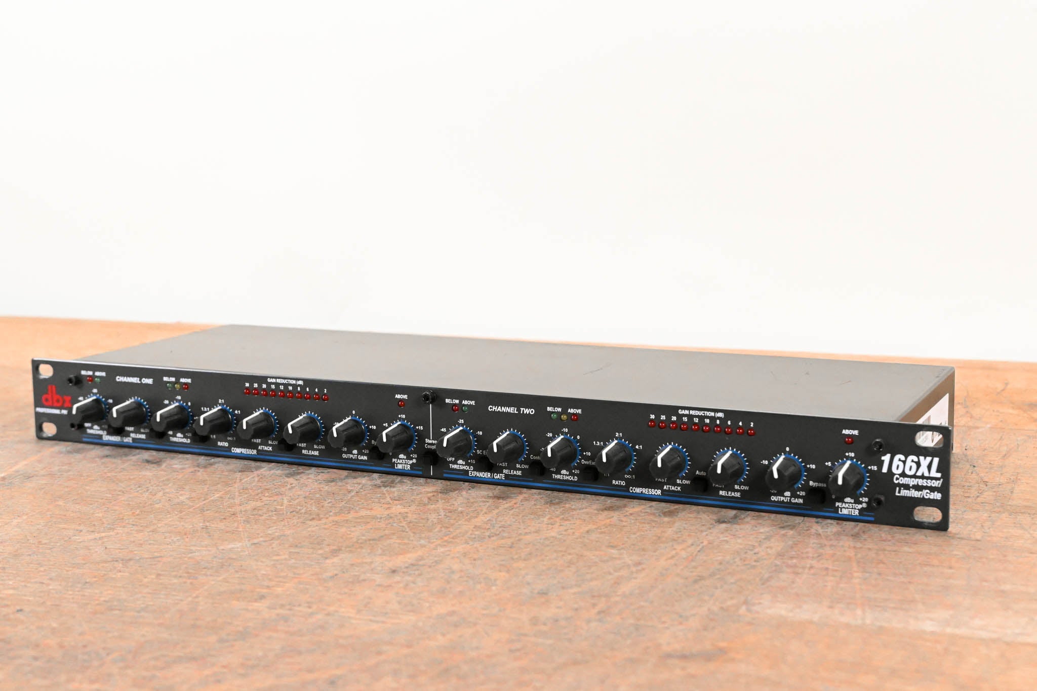 dbx 166XL 2-Channel Compressor/Limiter/Gate