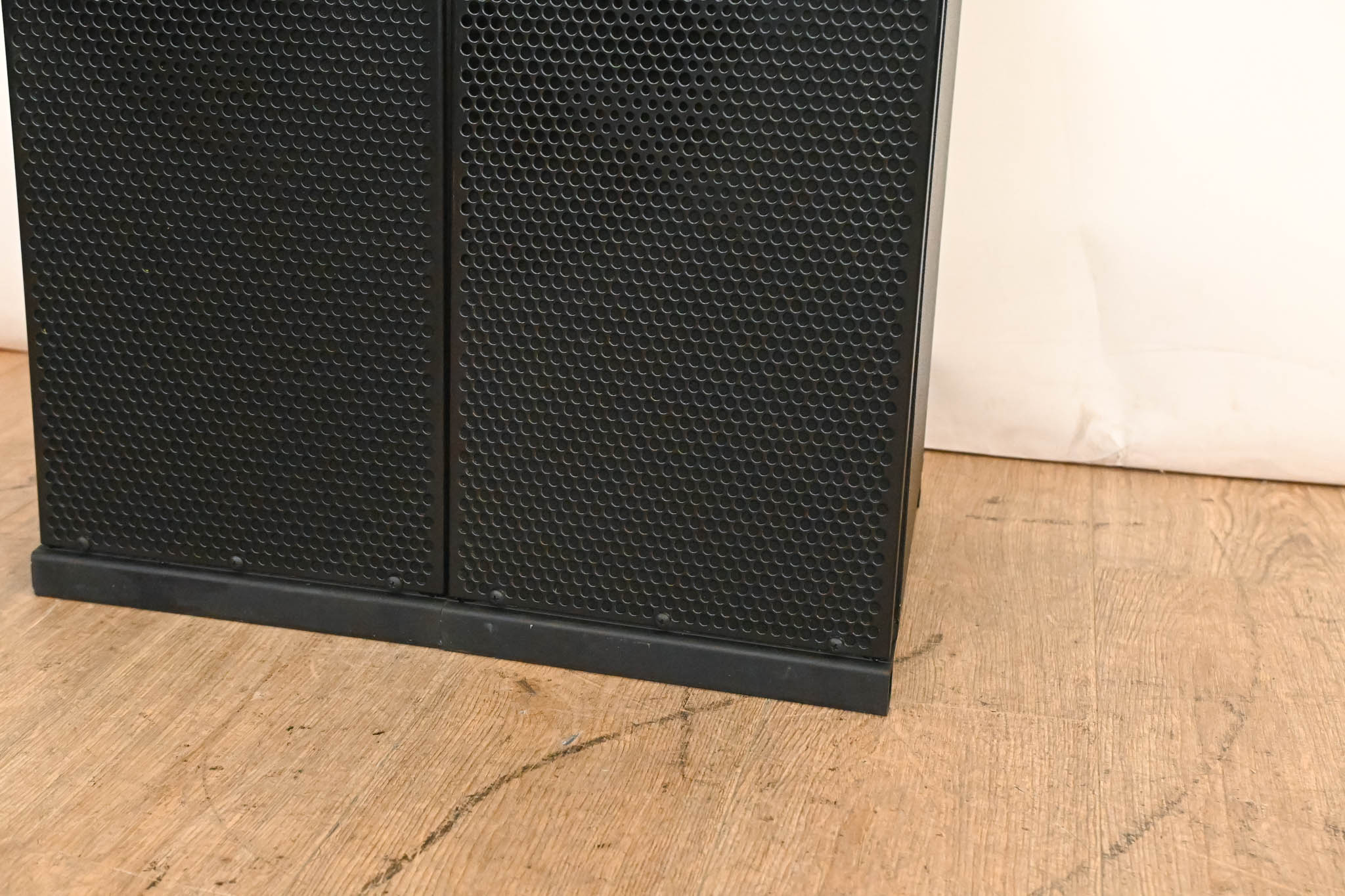 Electro-Voice (EV) XLE181 8" 2-Way Passive Line Array Speaker (PAIR)