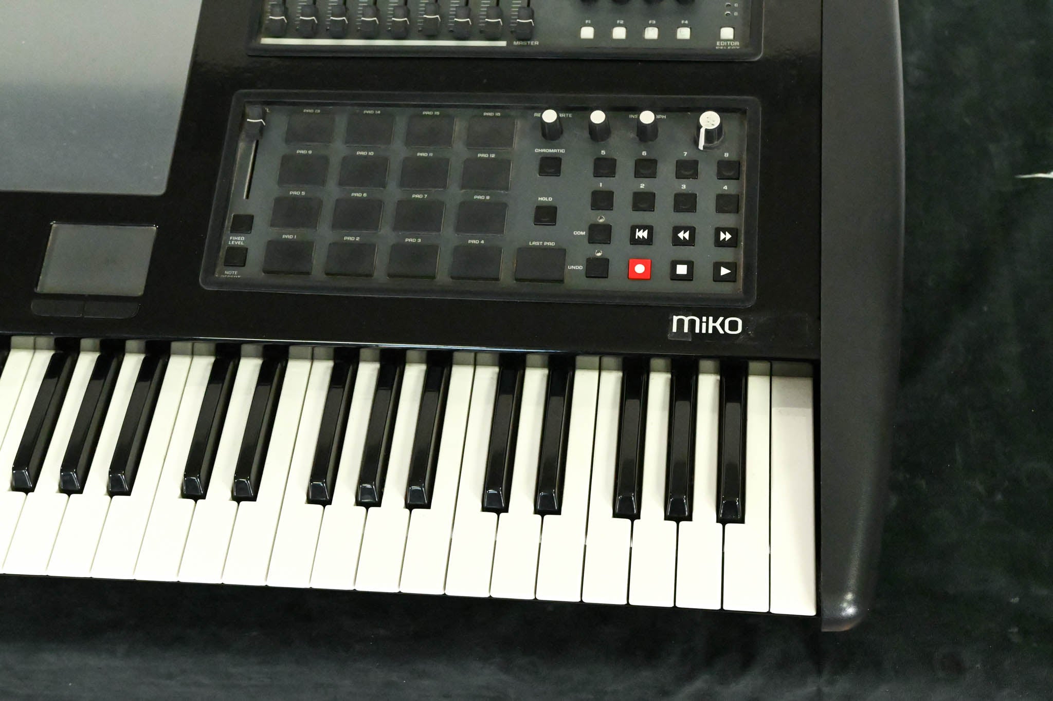 Open Labs MIKO LXD Portable 37-Key Keyboard Workstation w/ Road Case