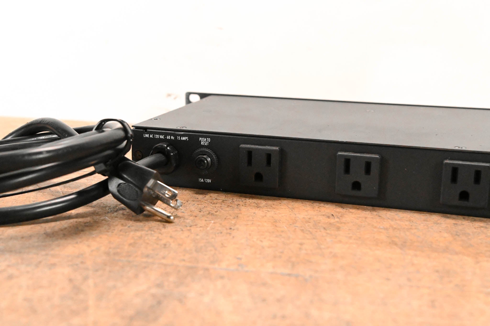 Furman M-8Lx 15A Merit Series Power Conditioner with Lights