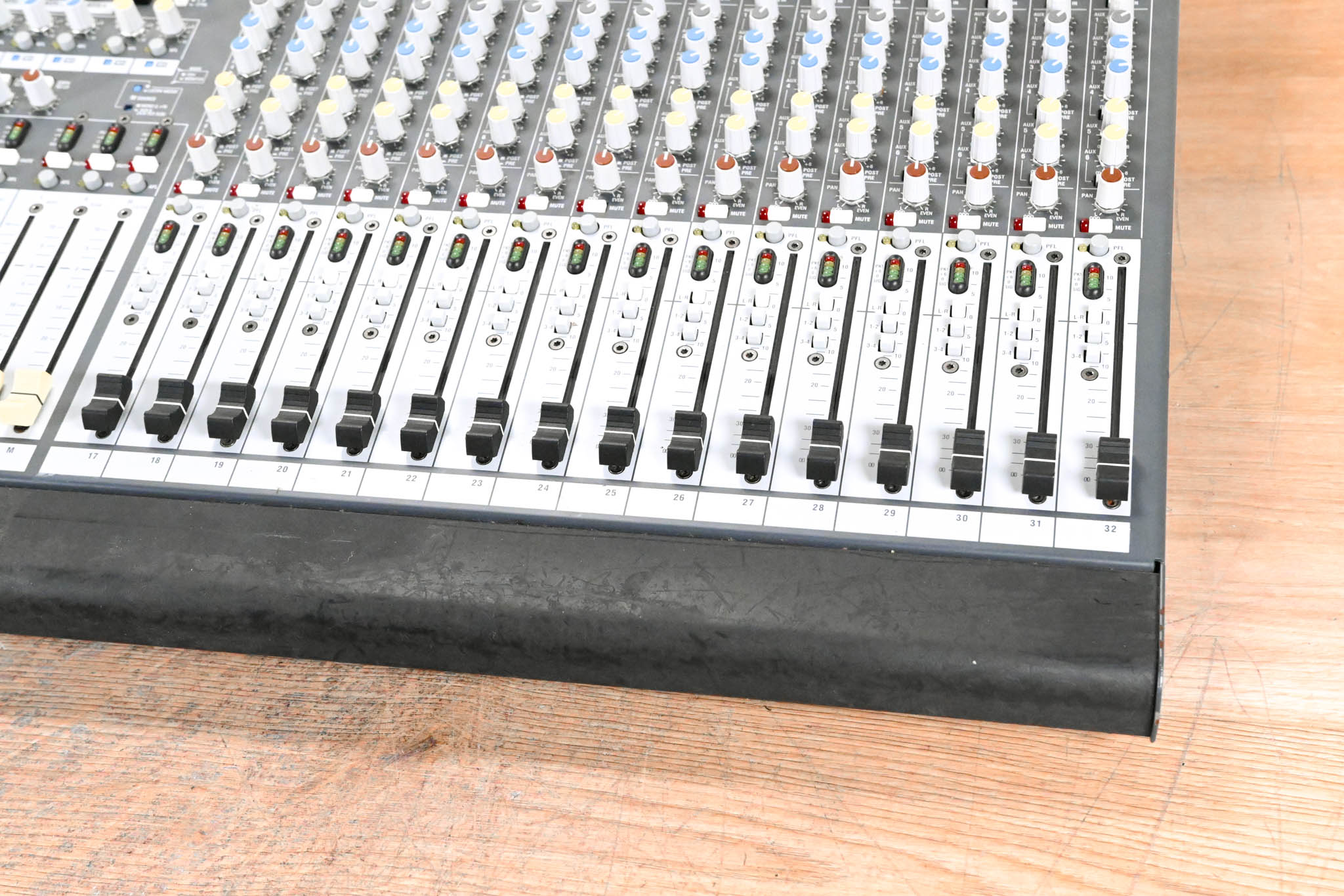 Allen & Heath GL2400 32-Channel Analog Mixing Console